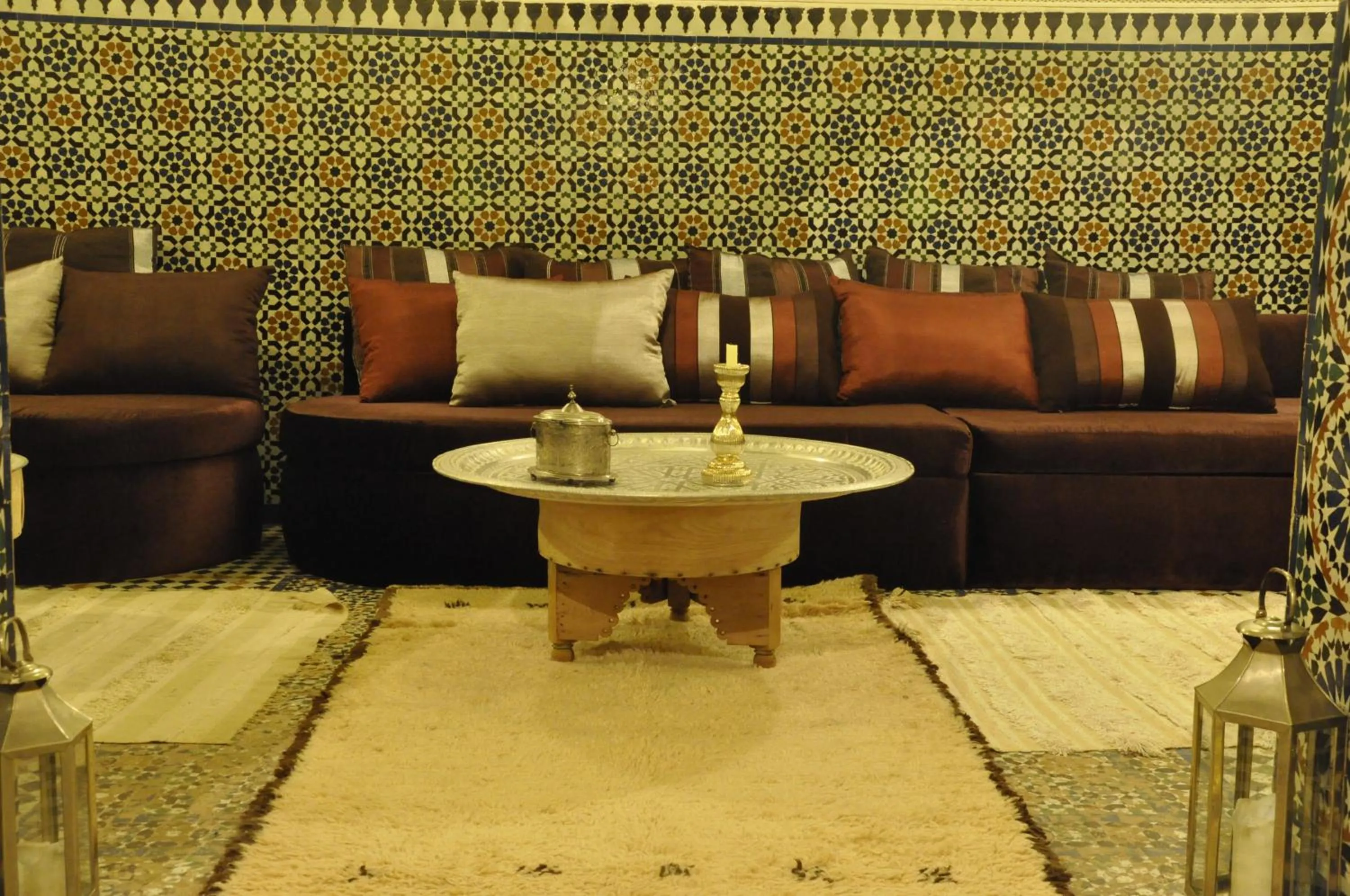 Communal lounge/ TV room in Dar 7 Louyat