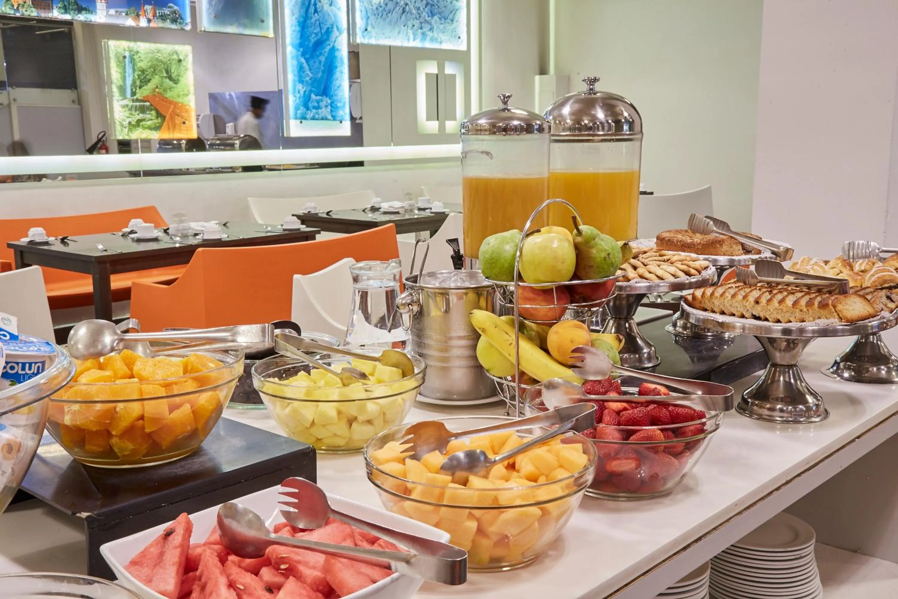 Breakfast in Hotel Terrado Lyon