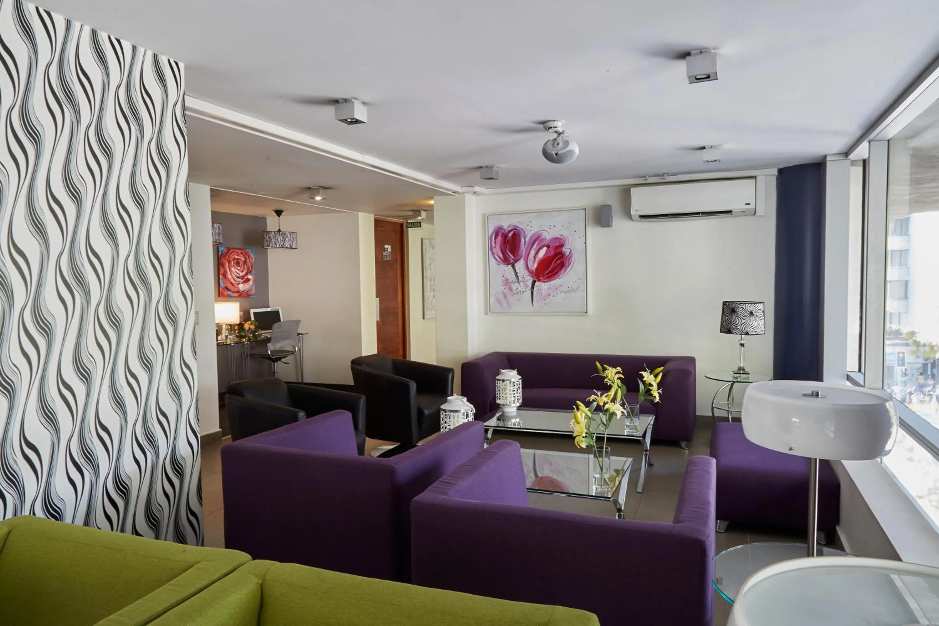 Living room in Hotel Terrado Lyon