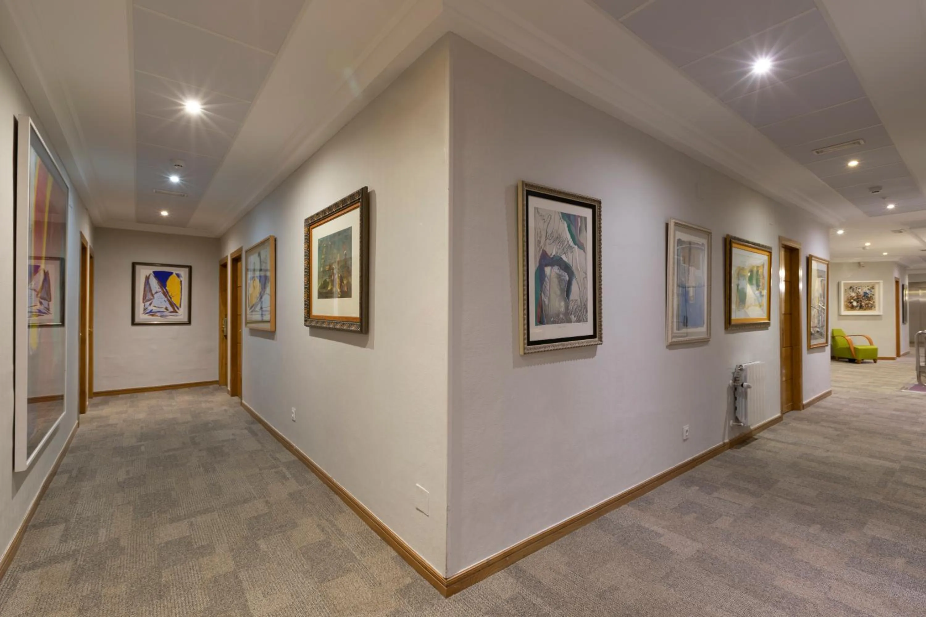 Area and facilities in Hotel Corona de Castilla Burgos