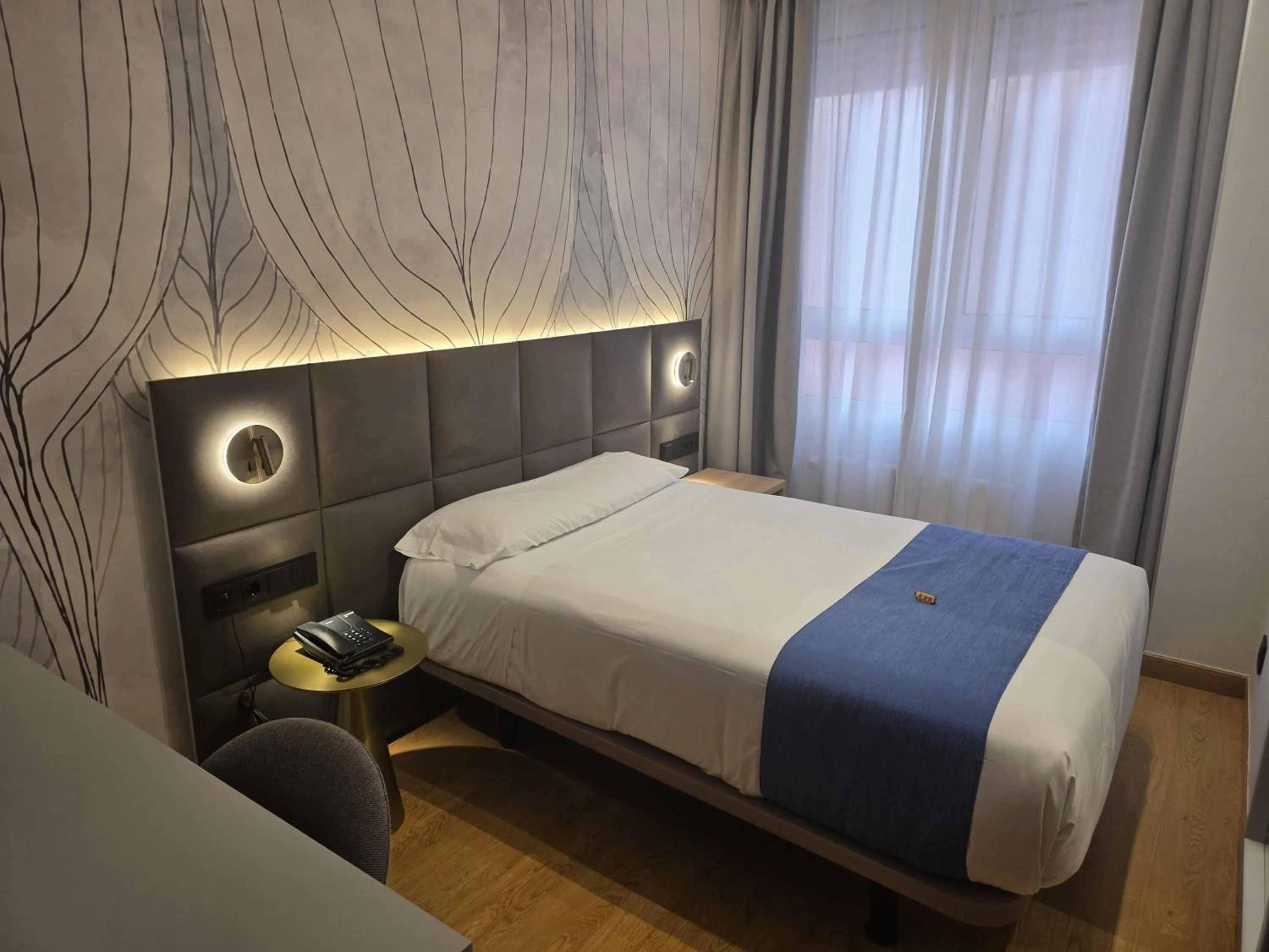 Other, Bed in Hotel Corona de Castilla Burgos