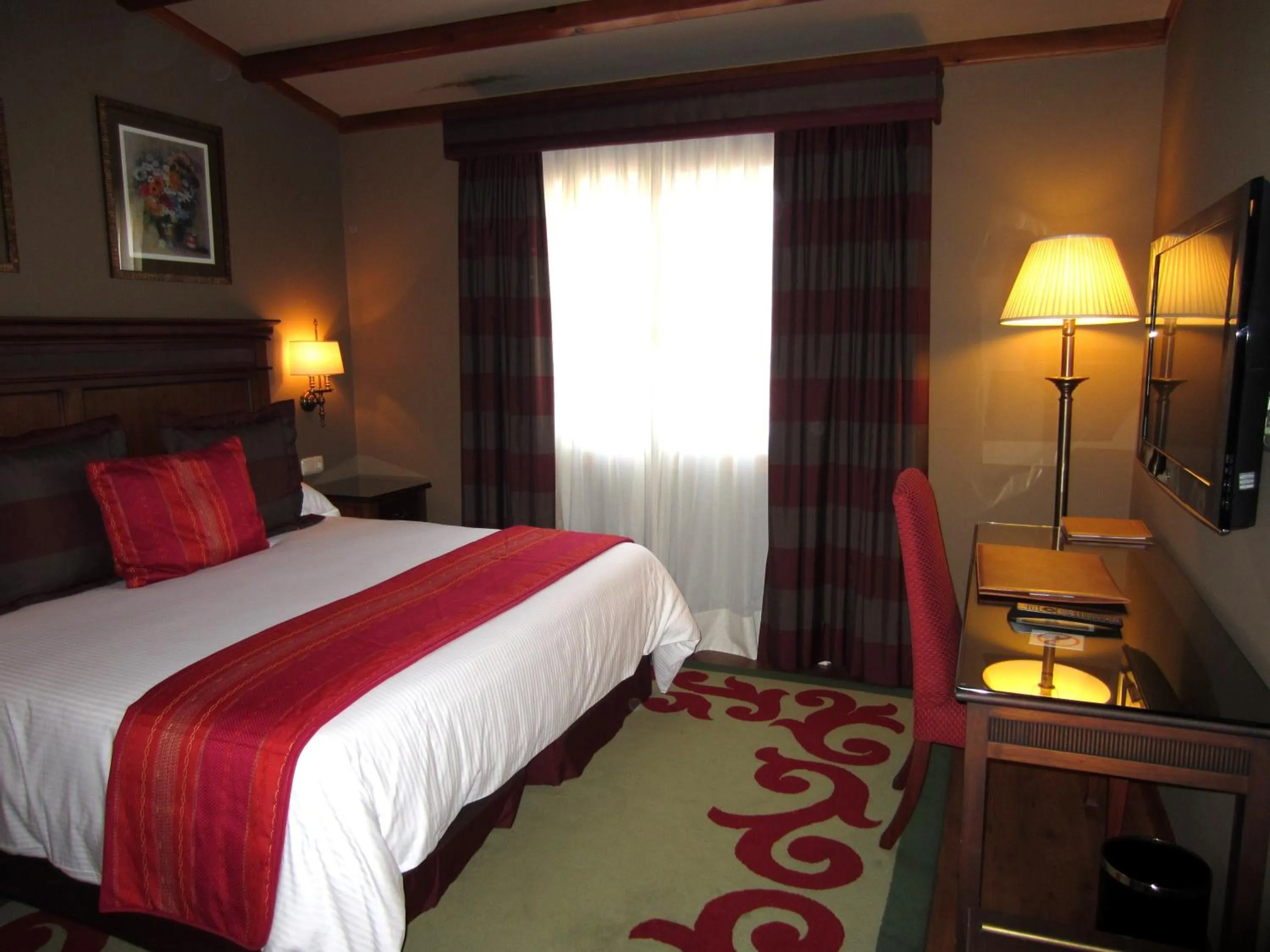 Seating area, Bed in Gran Hotel Los Abetos