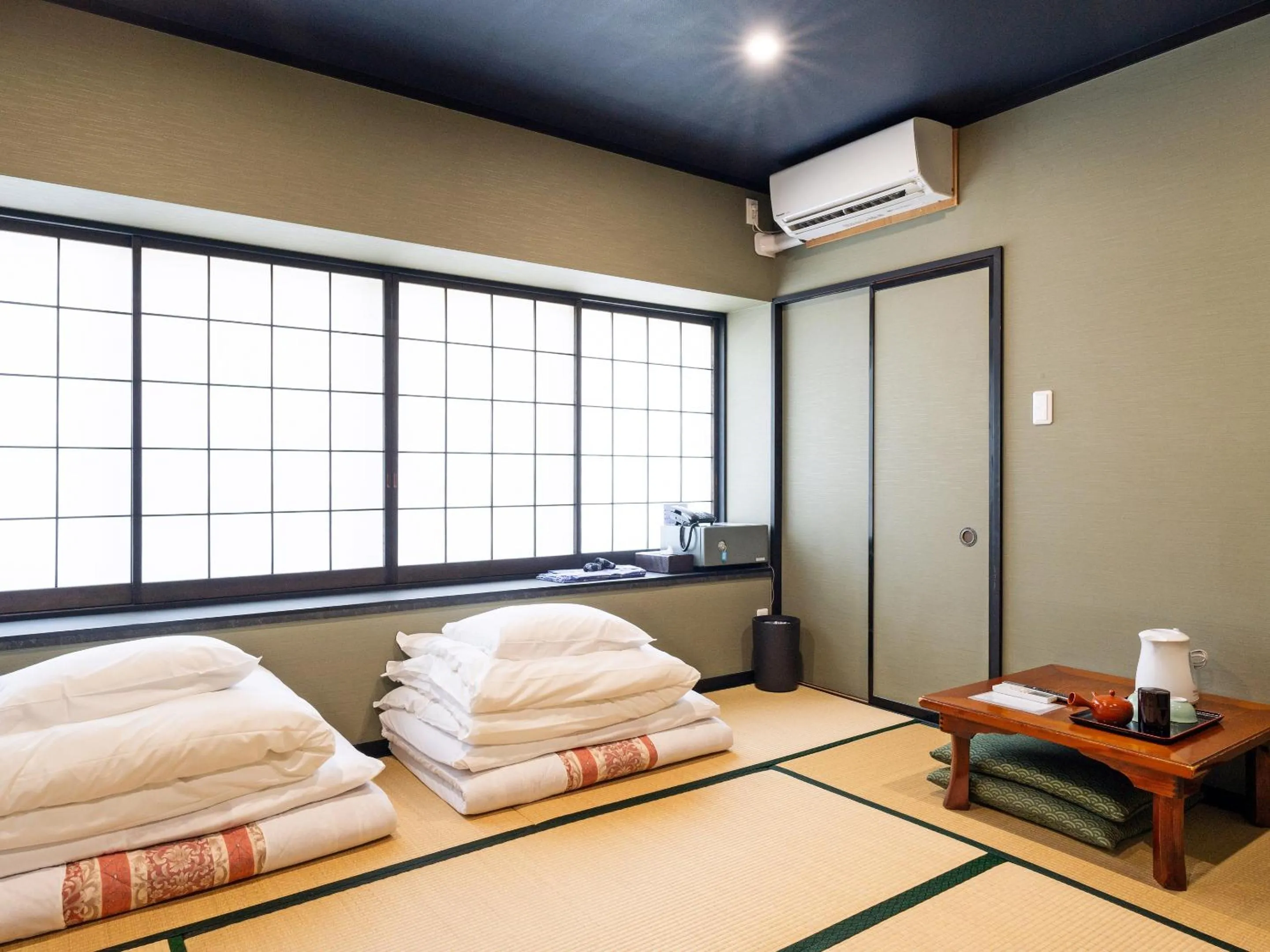 Photo of the whole room, Bed in SUIHOUEN