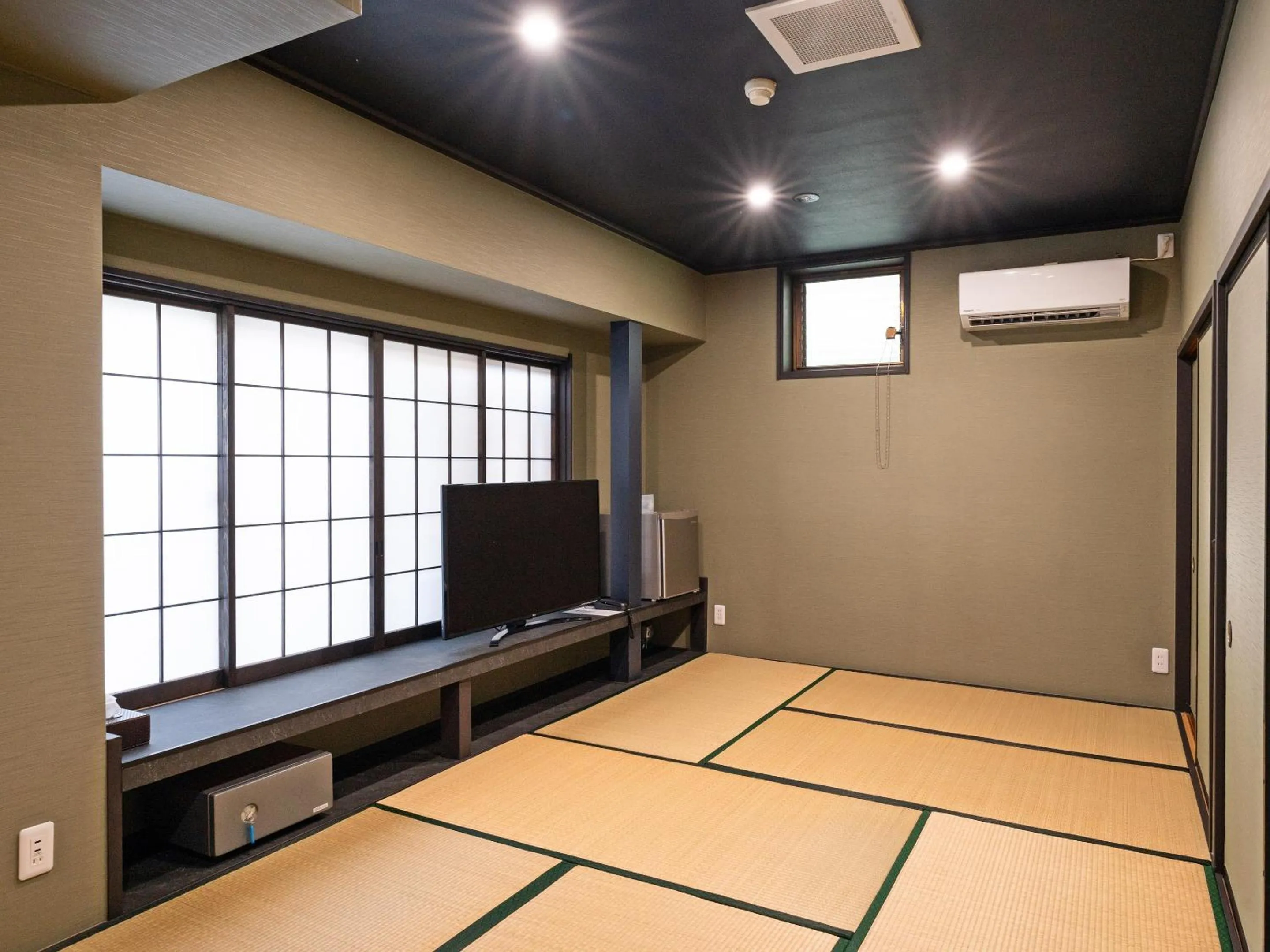 Photo of the whole room in SUIHOUEN