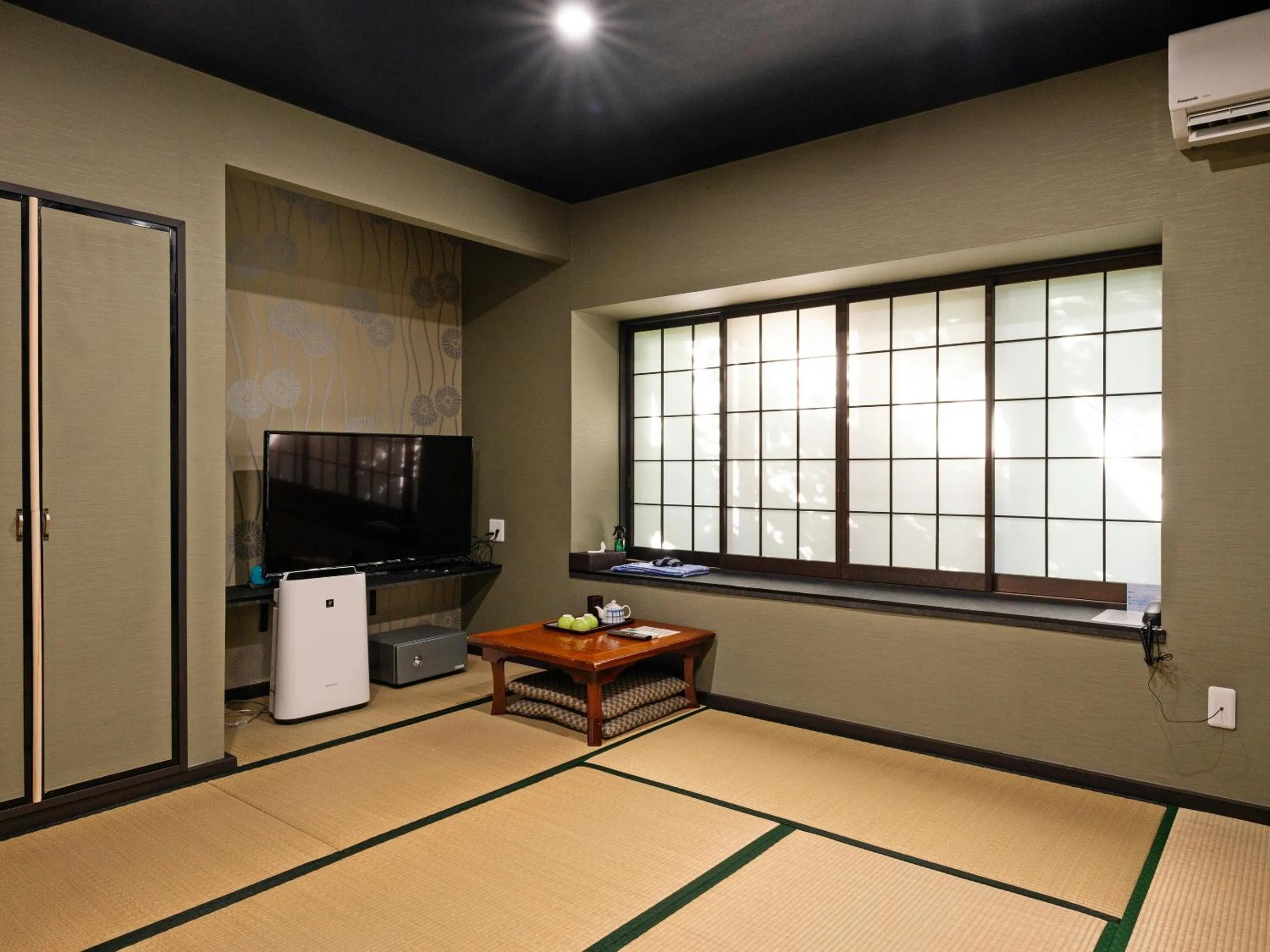 Photo of the whole room in SUIHOUEN