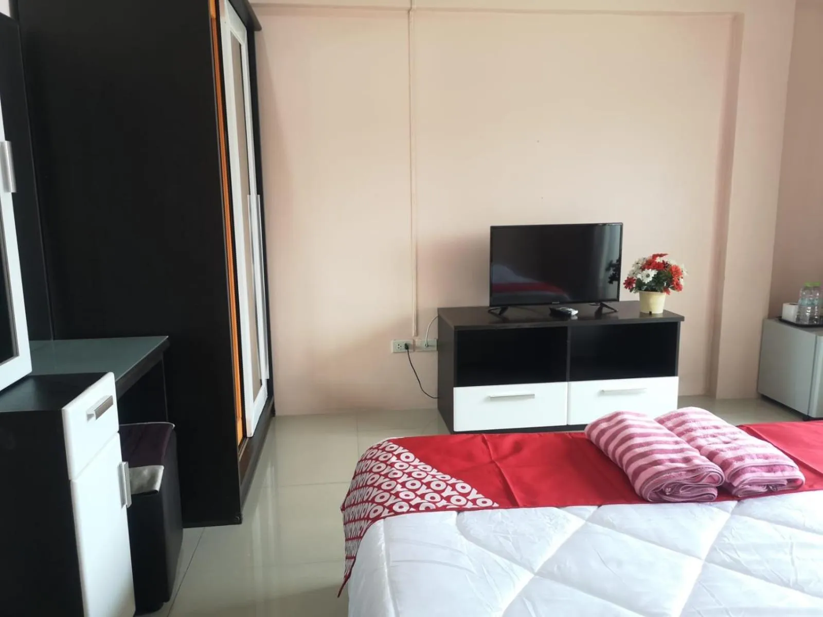 Bedroom, Bed in KJS Pattaya