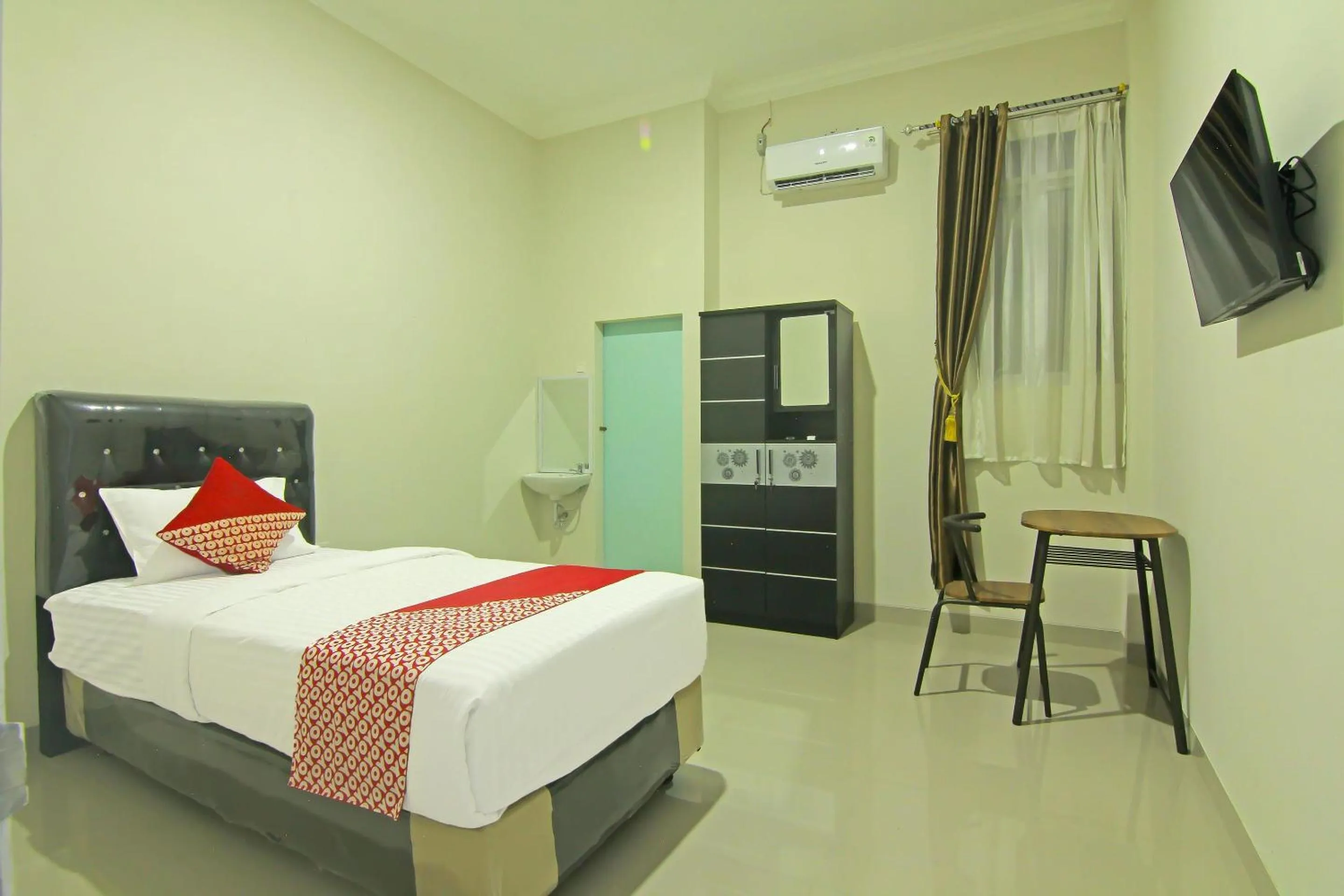 Bedroom, Bed in Danceneter Padang formerly Utama Residence