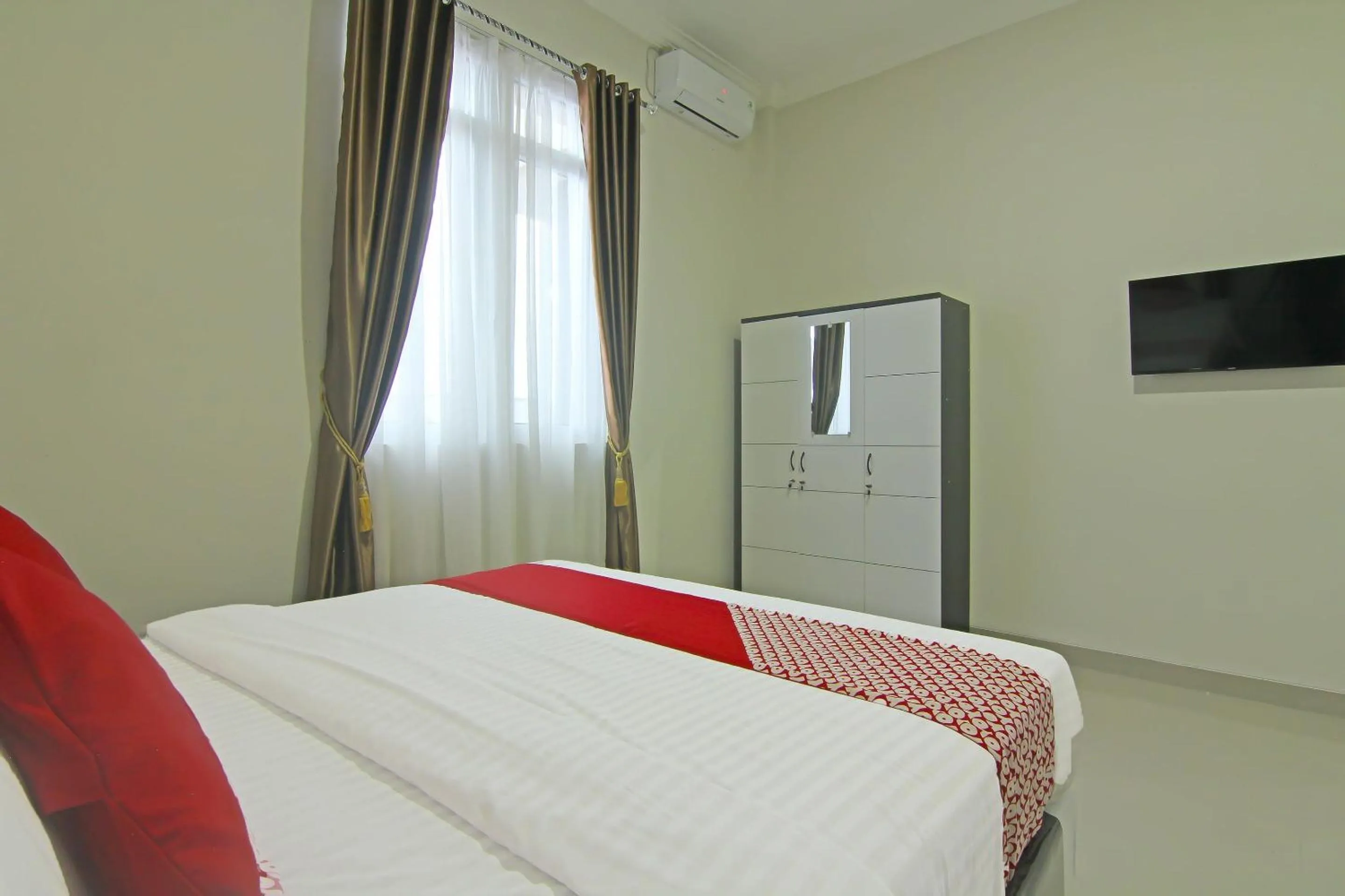 Bedroom, Bed in Danceneter Padang formerly Utama Residence