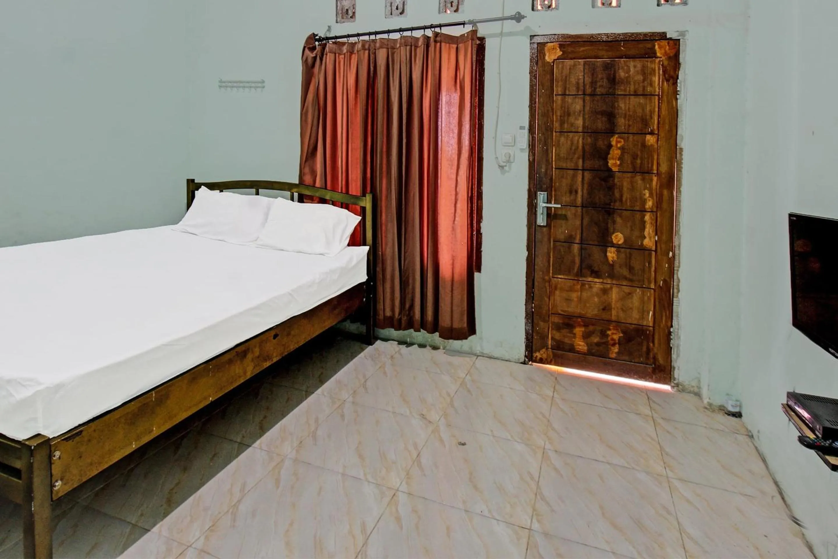 Bedroom, Bed in Hotel O Homestay Bang HajiNearLapangan Penujak ( Inen Gonggang)