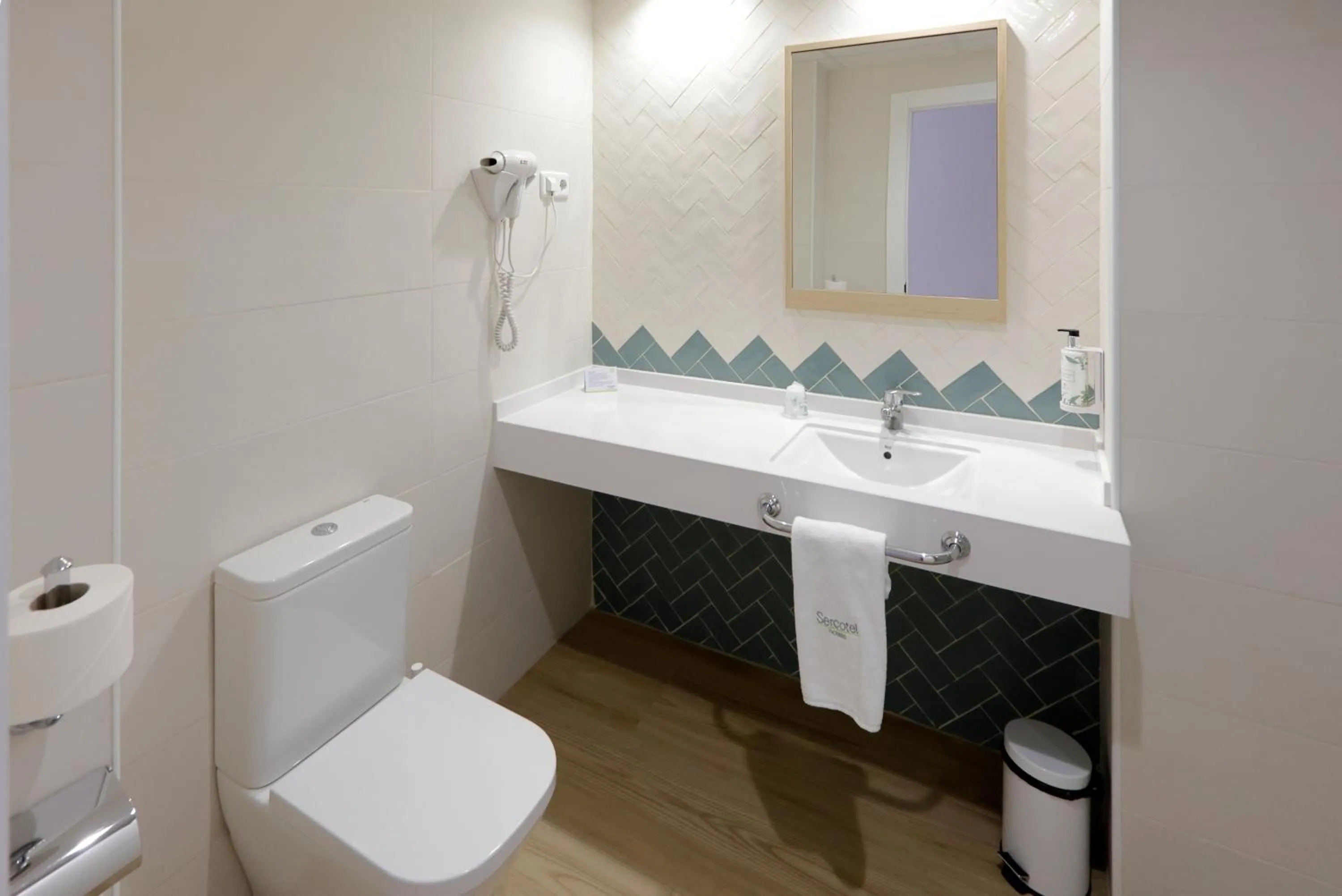 Bathroom in Sercotel Carlos III