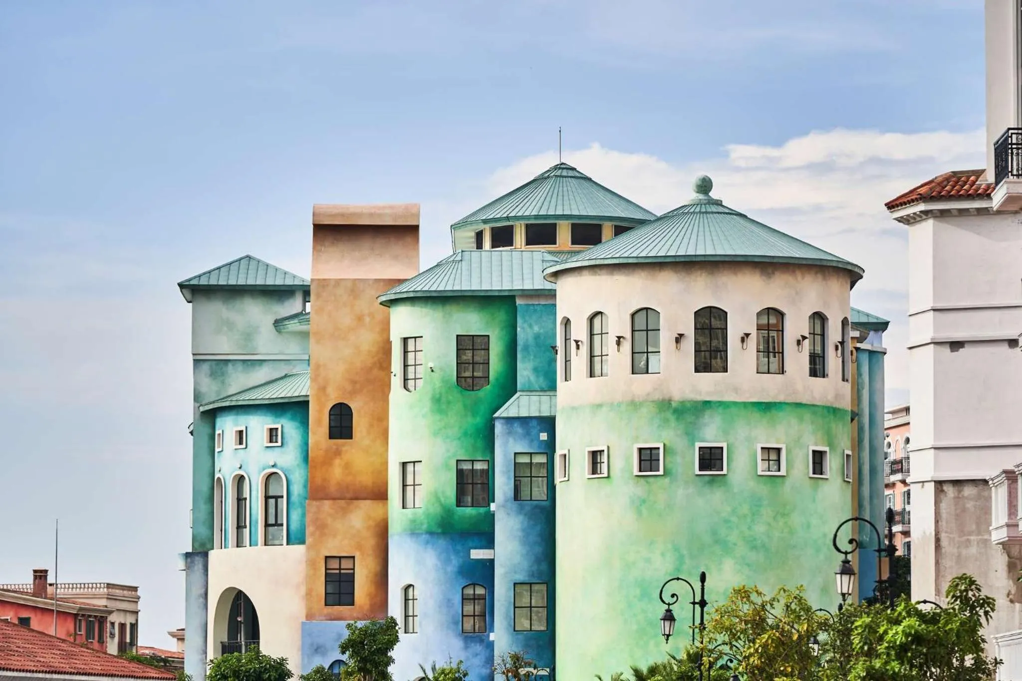 Area and facilities in Times Corner Sorrento Hotel - Complimentary Sunset Town Tour 4pm to 5pm everyday