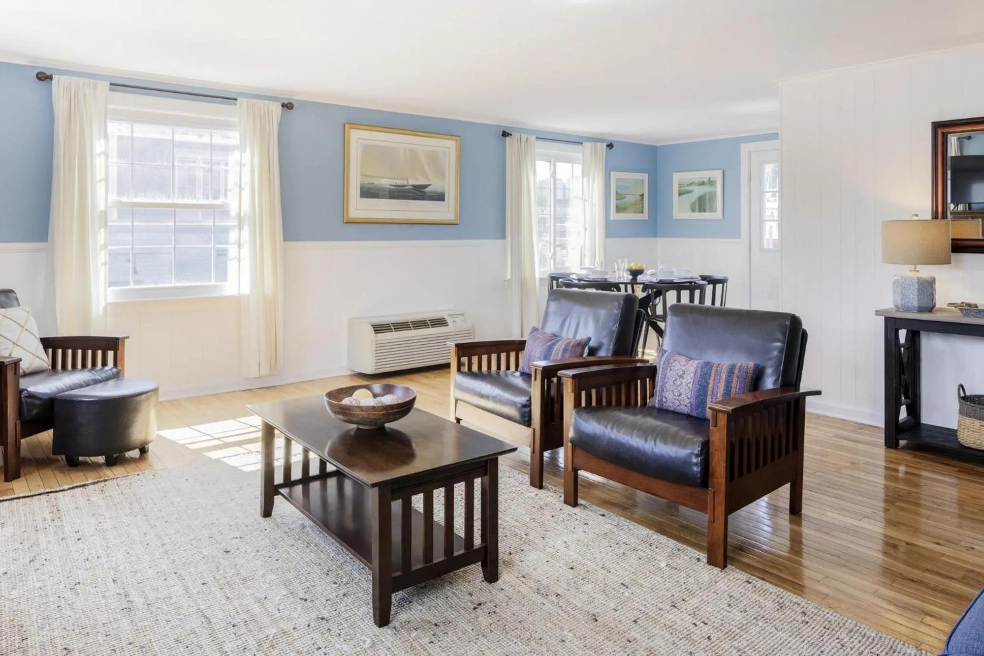 Photo of the whole room in The Boathouse