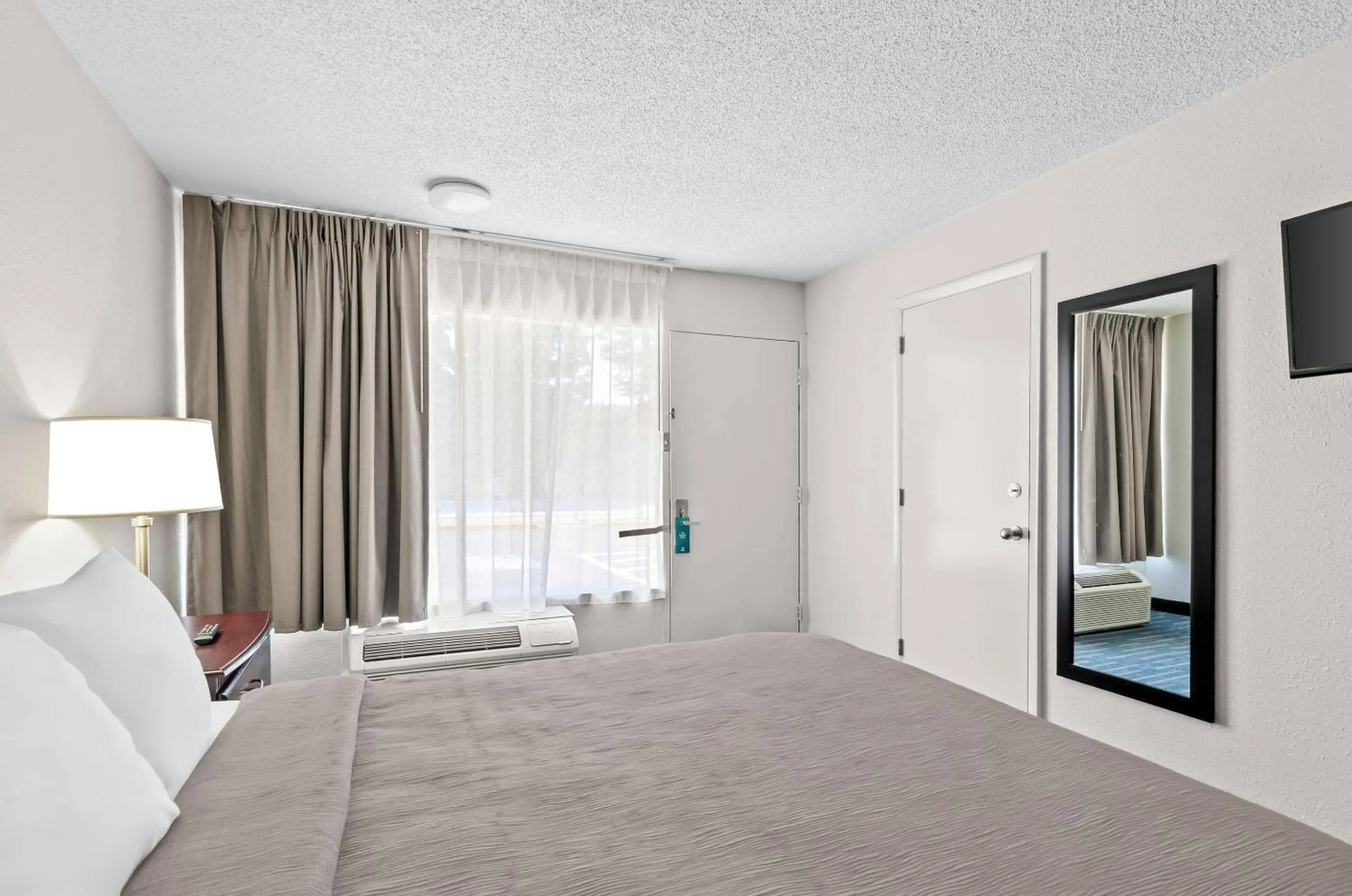 Bedroom, Bed in Quality Inn Lexington