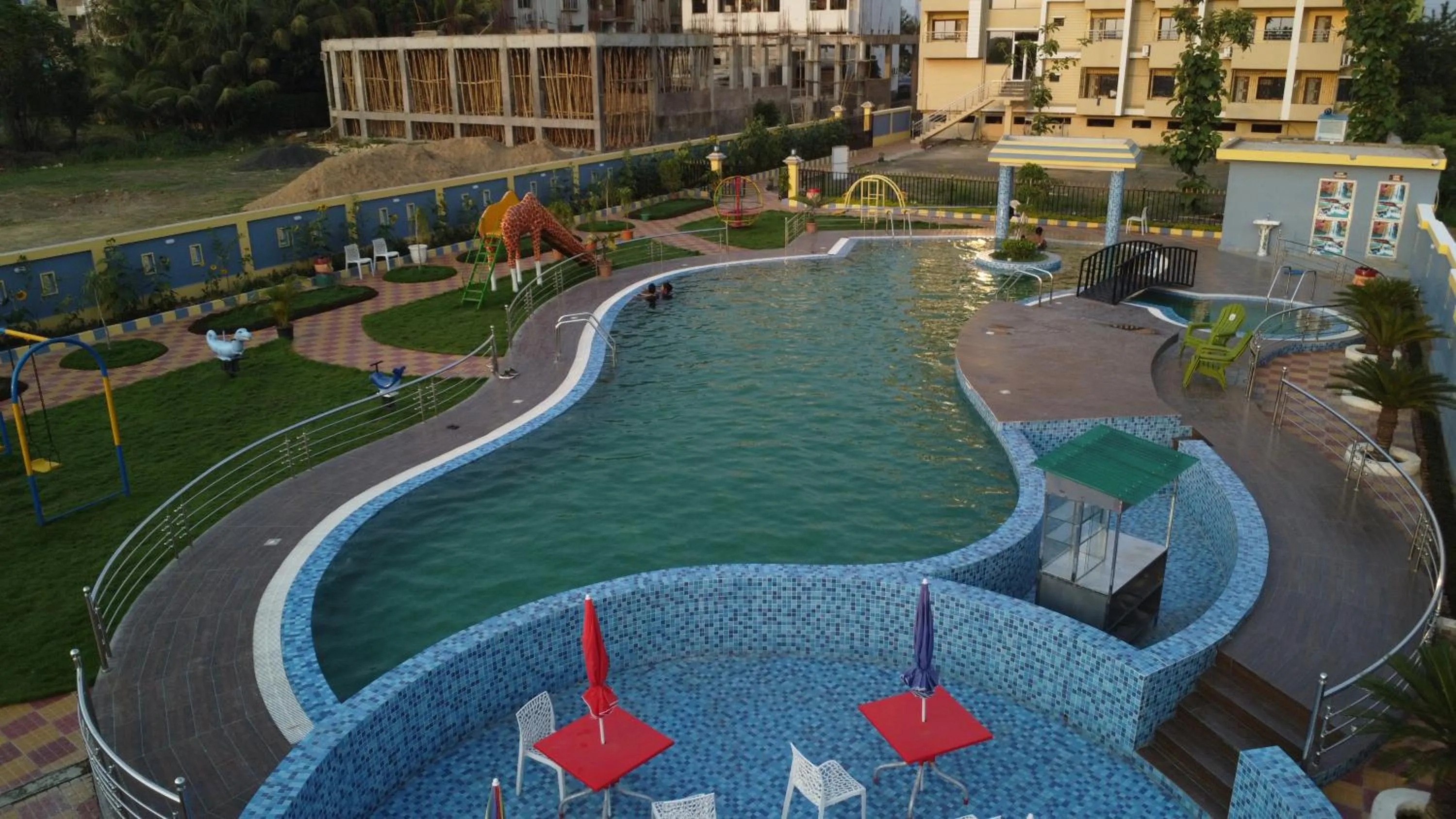 Swimming pool in Hotel Aarohi