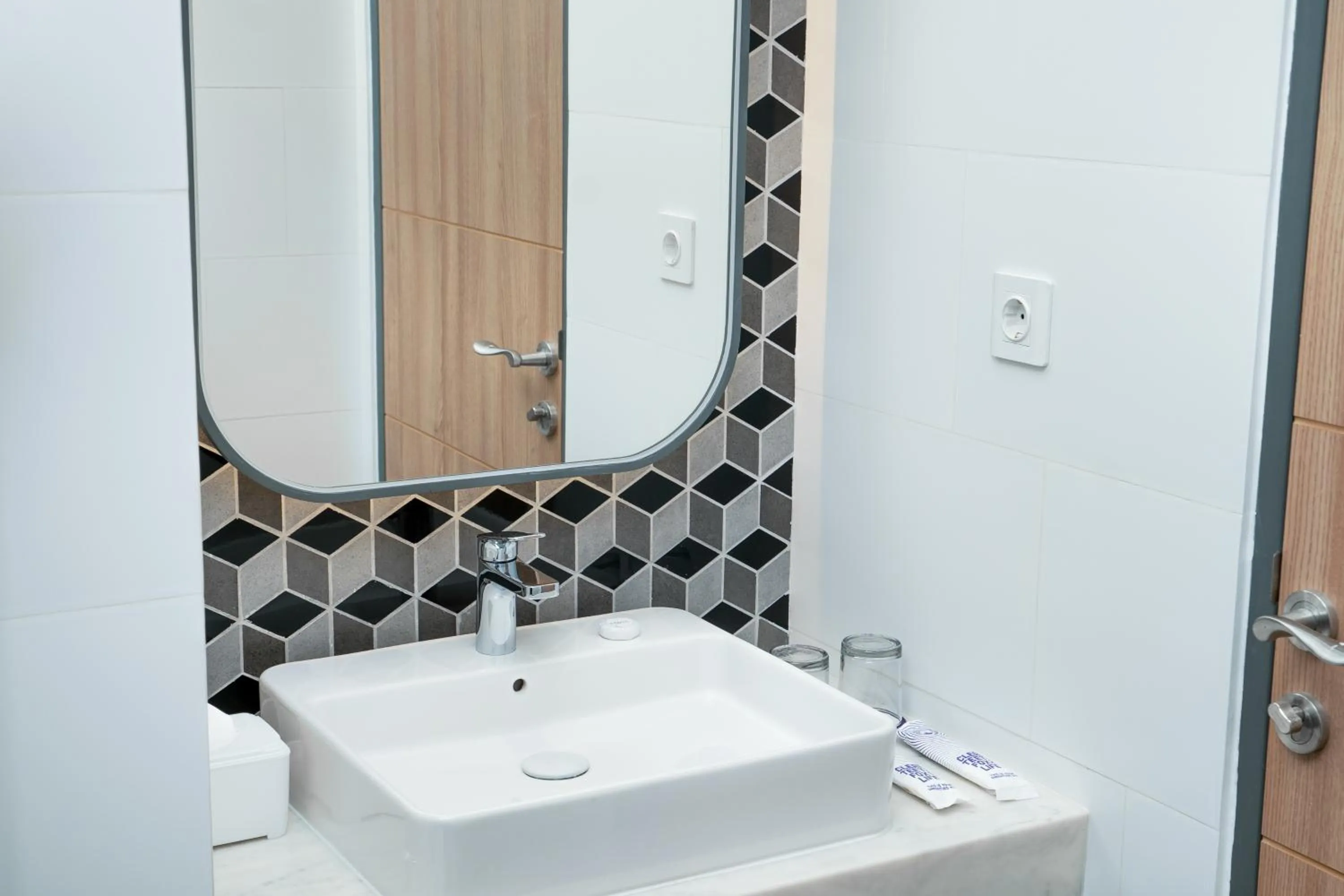 Bathroom in FOX Lite Hotel Samarinda