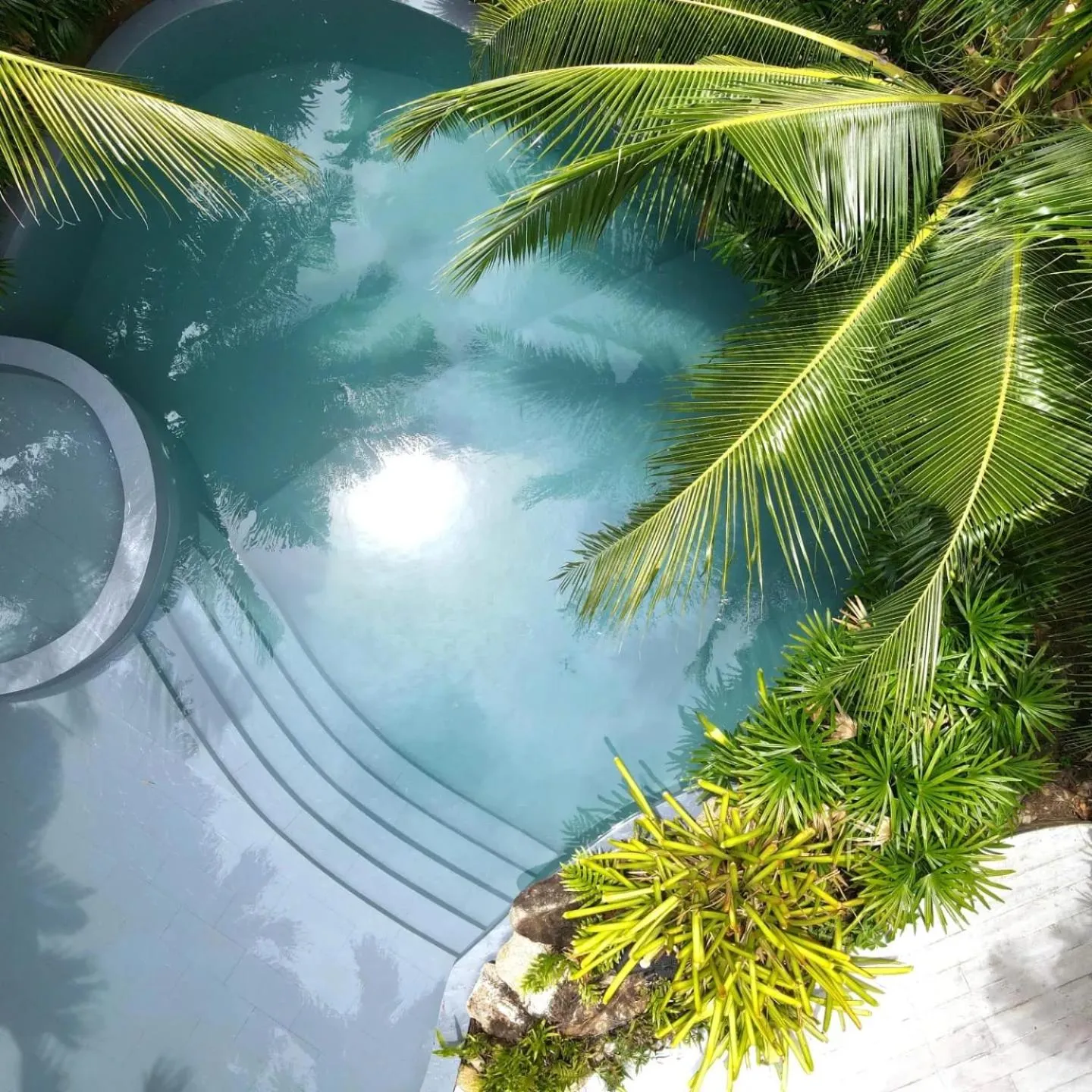 Swimming pool in Jade cottages