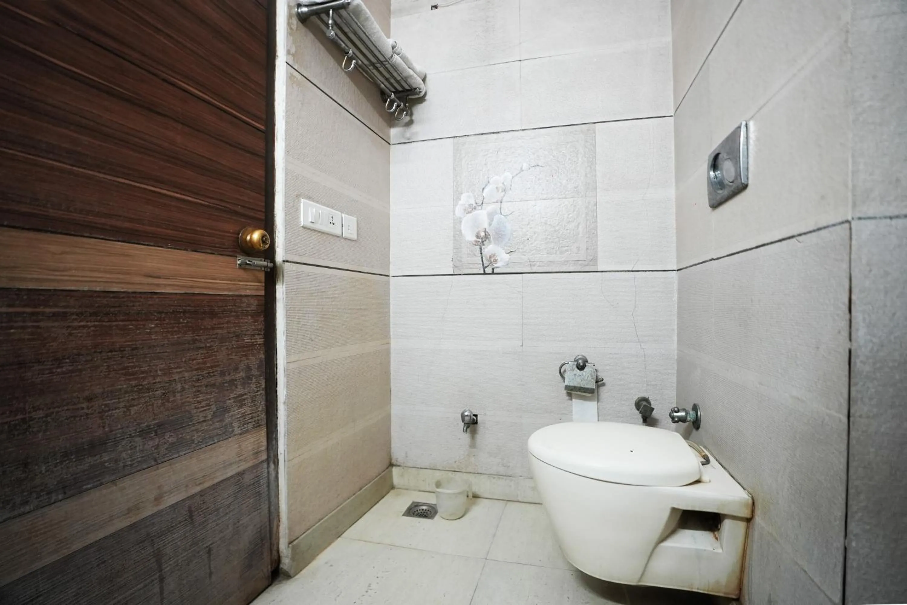 Shower in Hotel Classic Karol Bagh