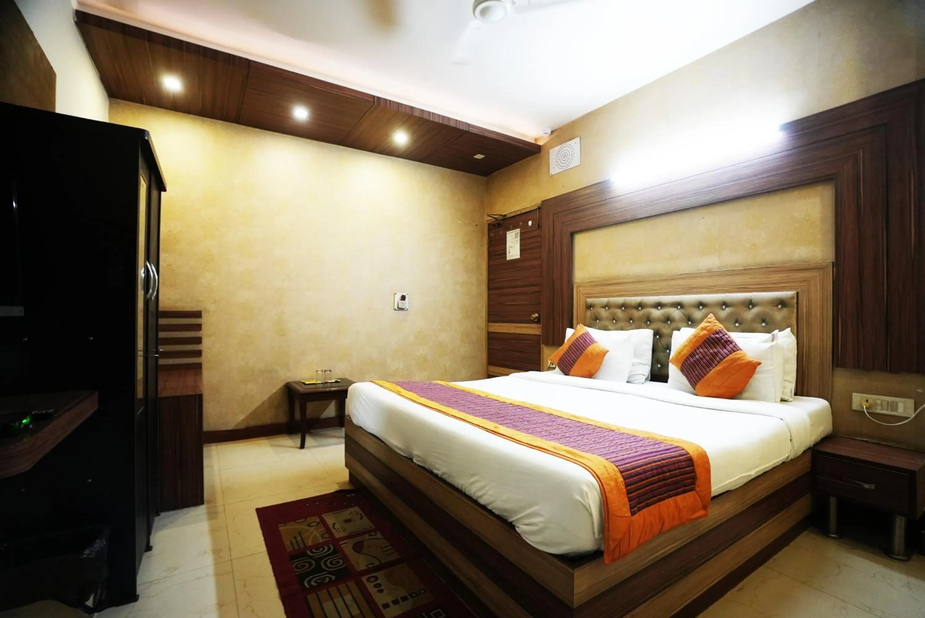 Bed in Hotel Classic Karol Bagh