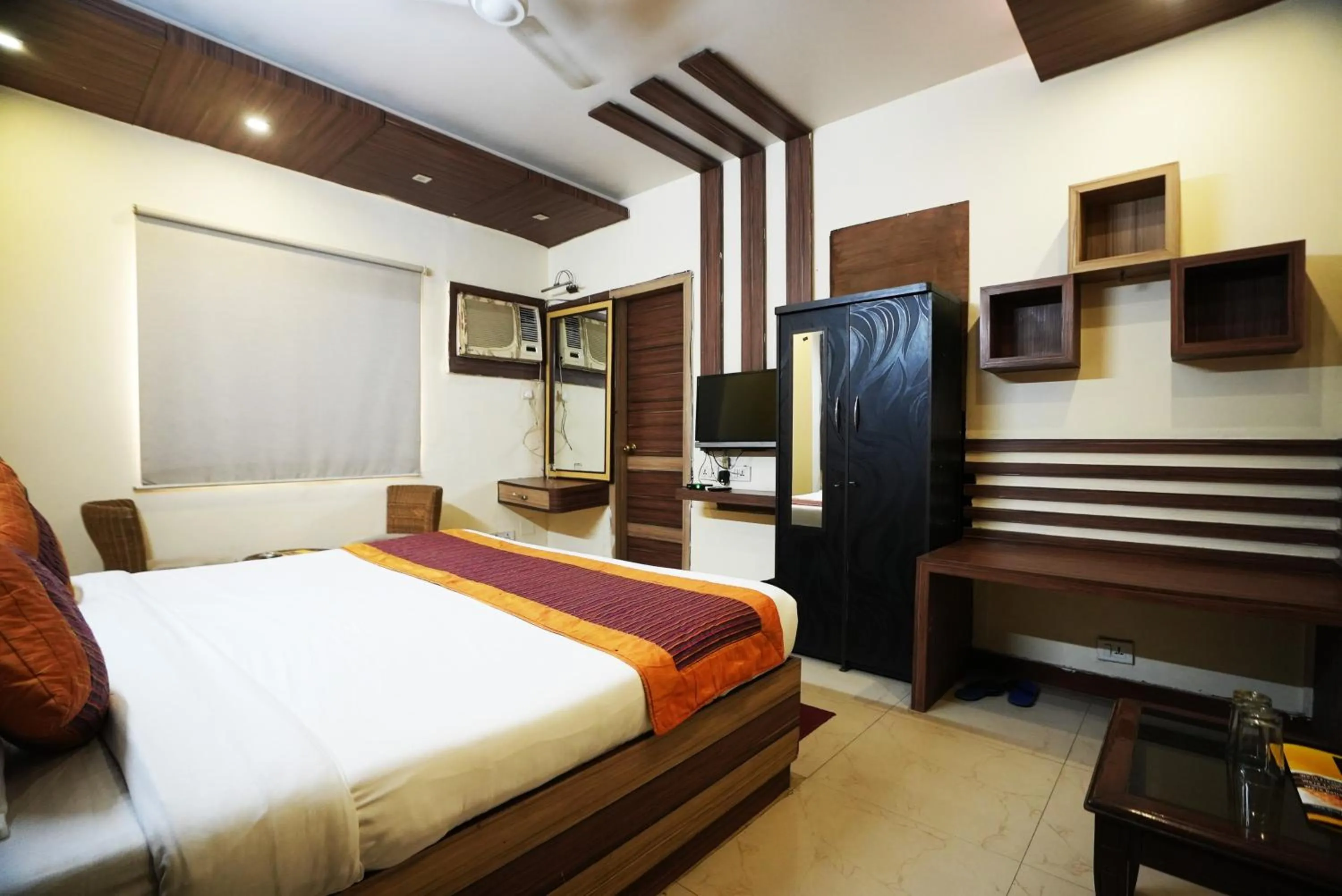 Bed in Hotel Classic Karol Bagh
