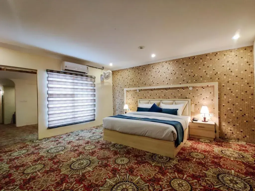 Deluxe Family Suite - single occupancy in WEST COTTAS HOTEL -- Couples, Family, Corporate Favorite in Heart of Jalandhar Deluxe Family Suite - single occupancy in WEST COTTAS HOTEL -- Couples, Family, Corporate Favorite in Heart of Jalandhar