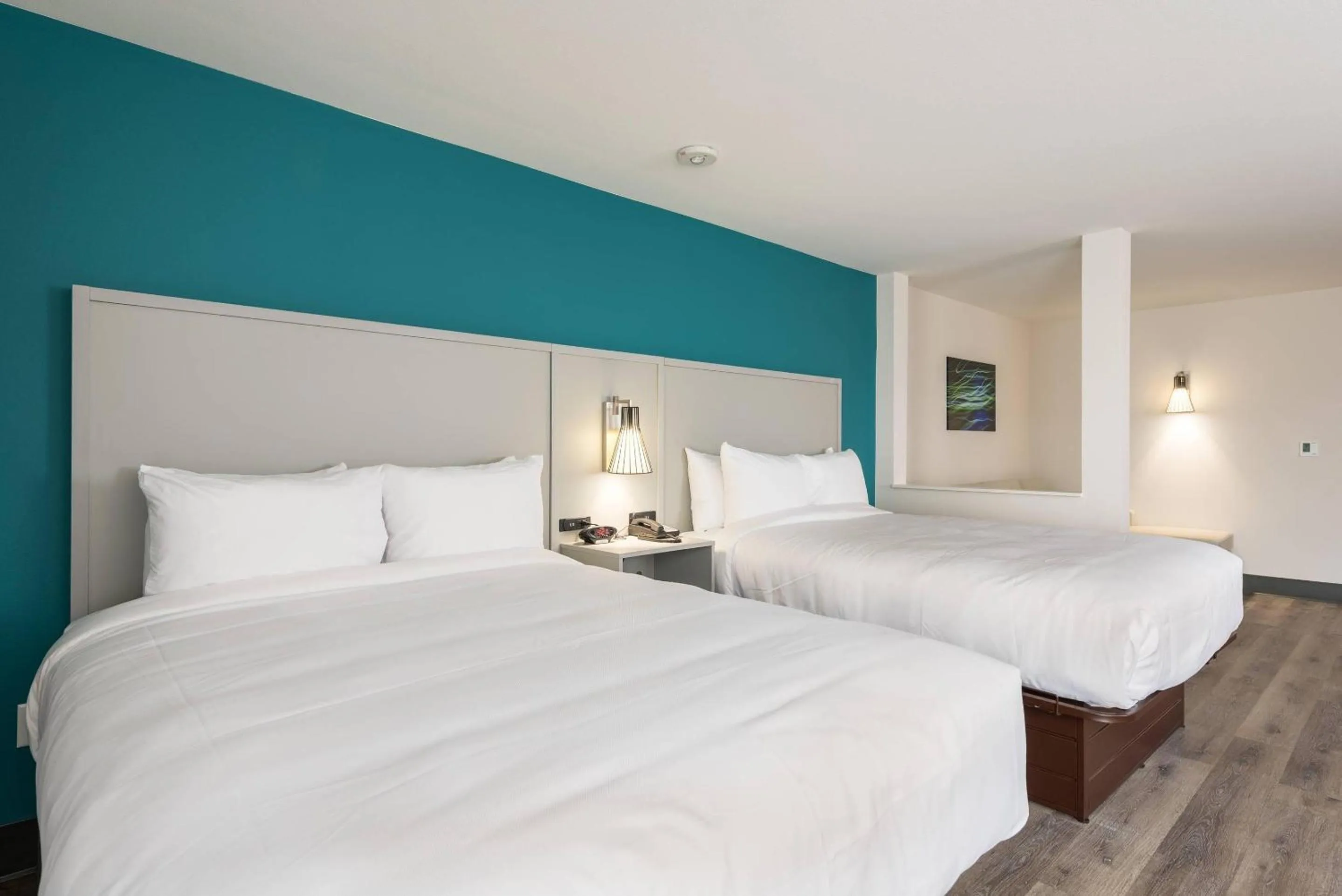 Bedroom, Bed in Comfort Suites Colorado Springs East - Medical Center Area