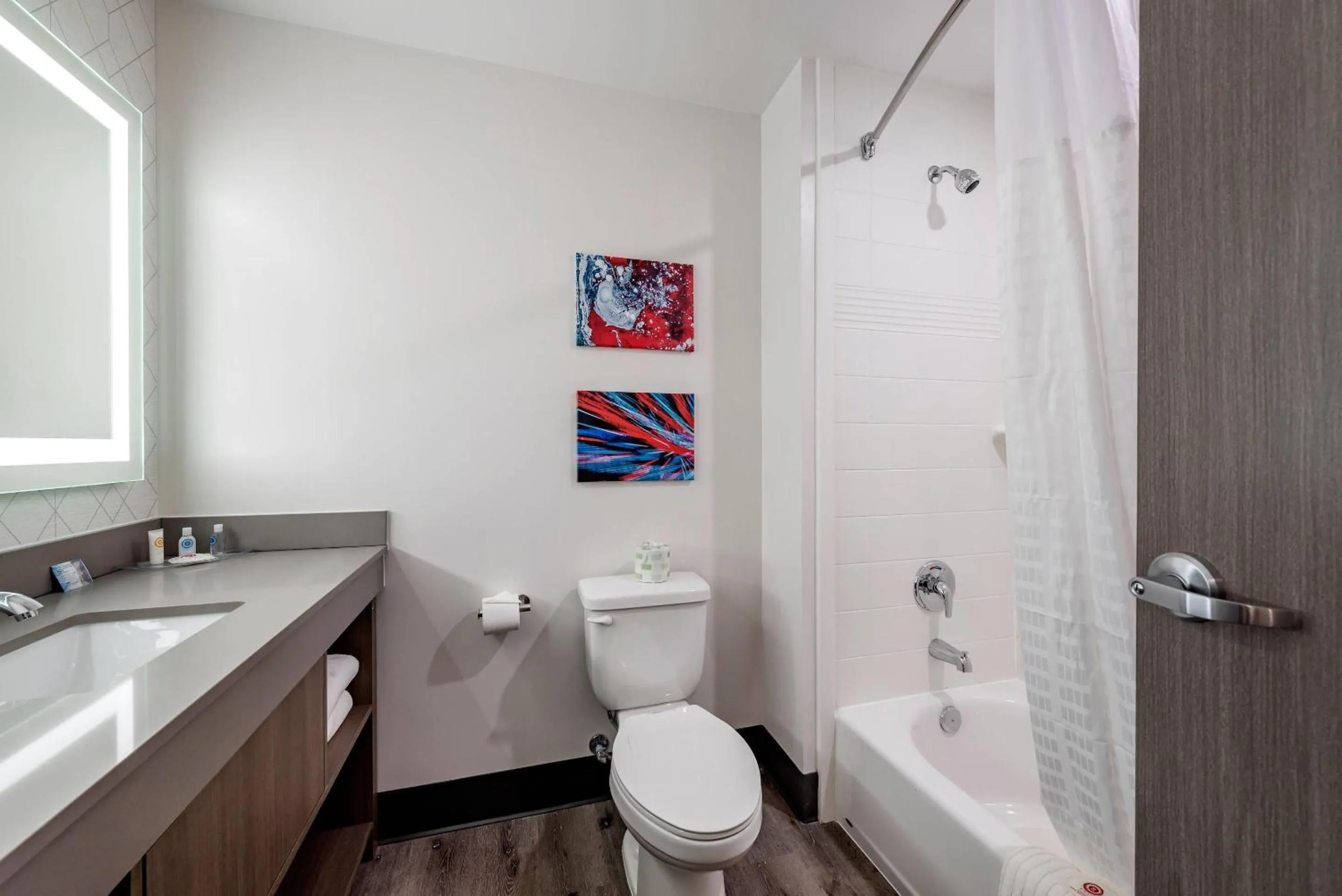 Bedroom in Comfort Suites Colorado Springs East - Medical Center Area