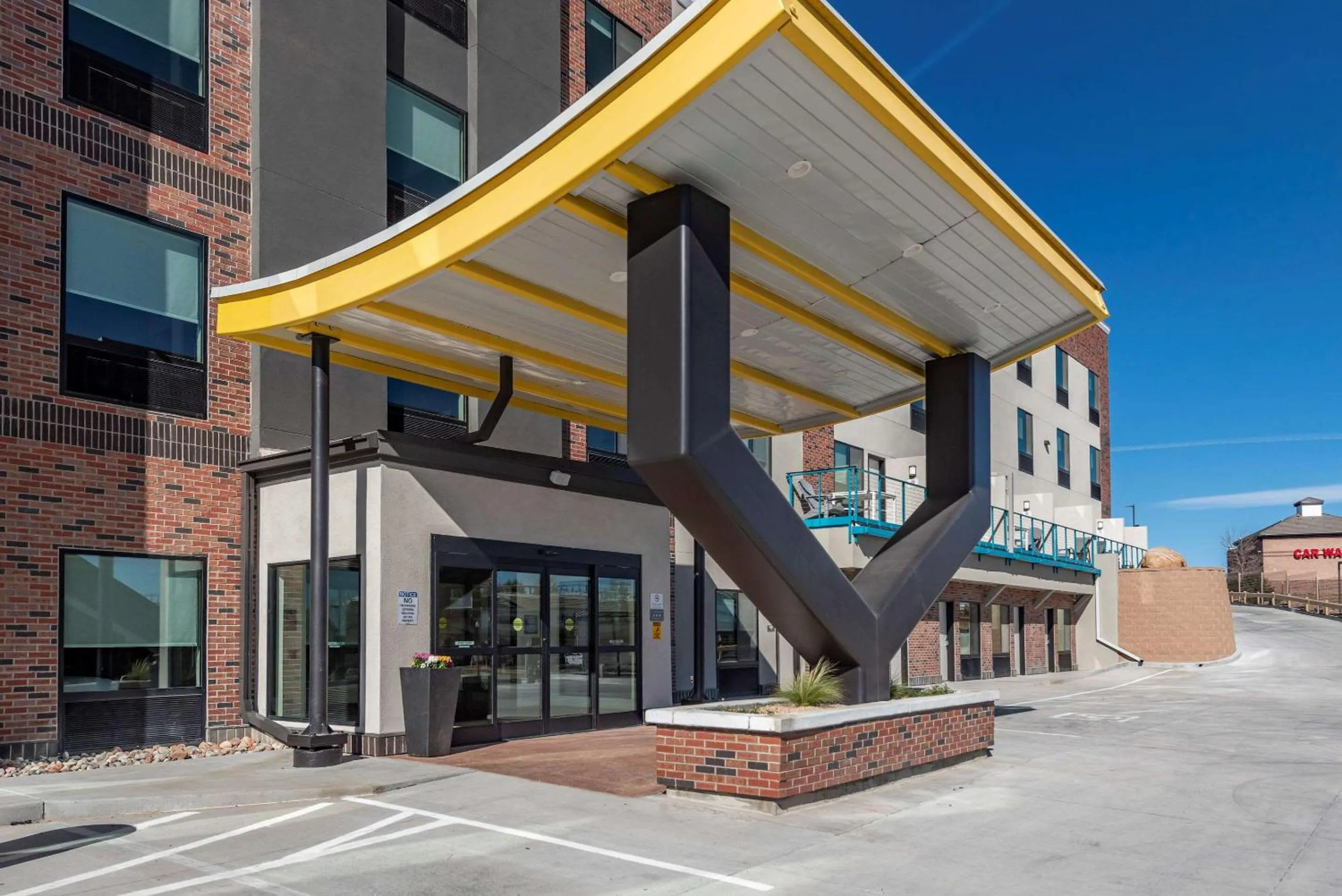 Property building in MainStay Suites Colorado Springs East - Medical Center Area