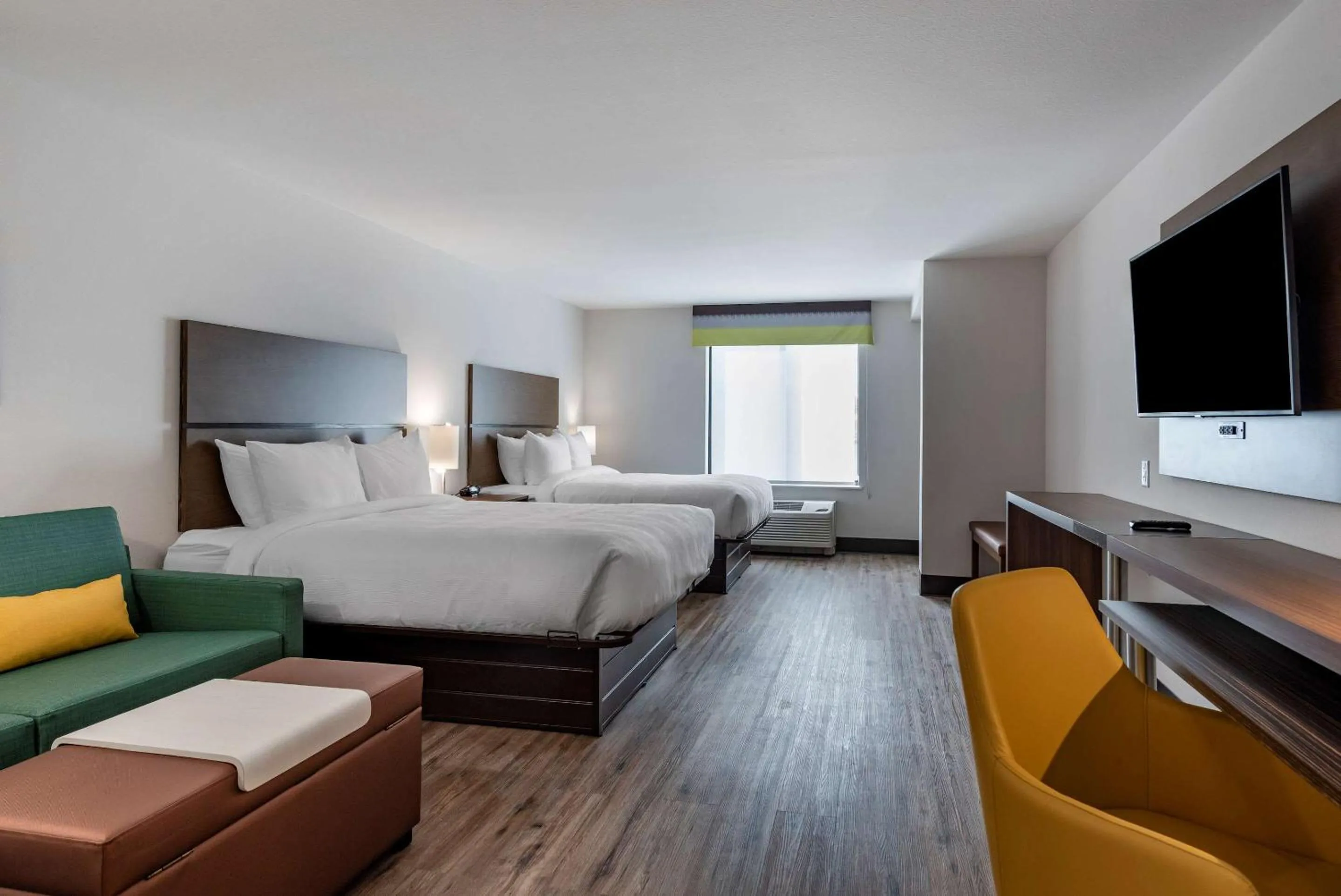 TV and multimedia, Bed in MainStay Suites Colorado Springs East - Medical Center Area