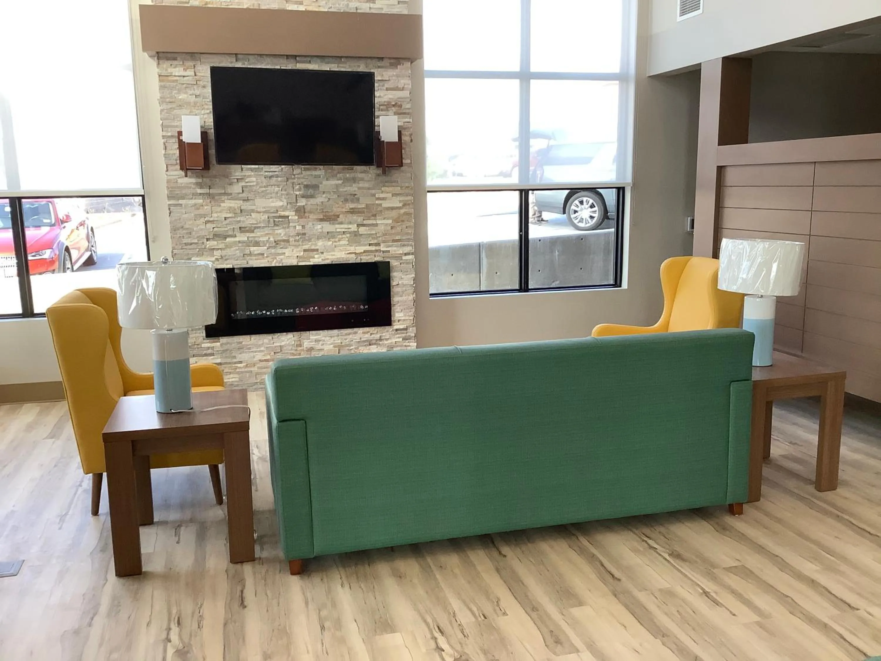 Communal lounge/ TV room in MainStay Suites Colorado Springs East - Medical Center Area