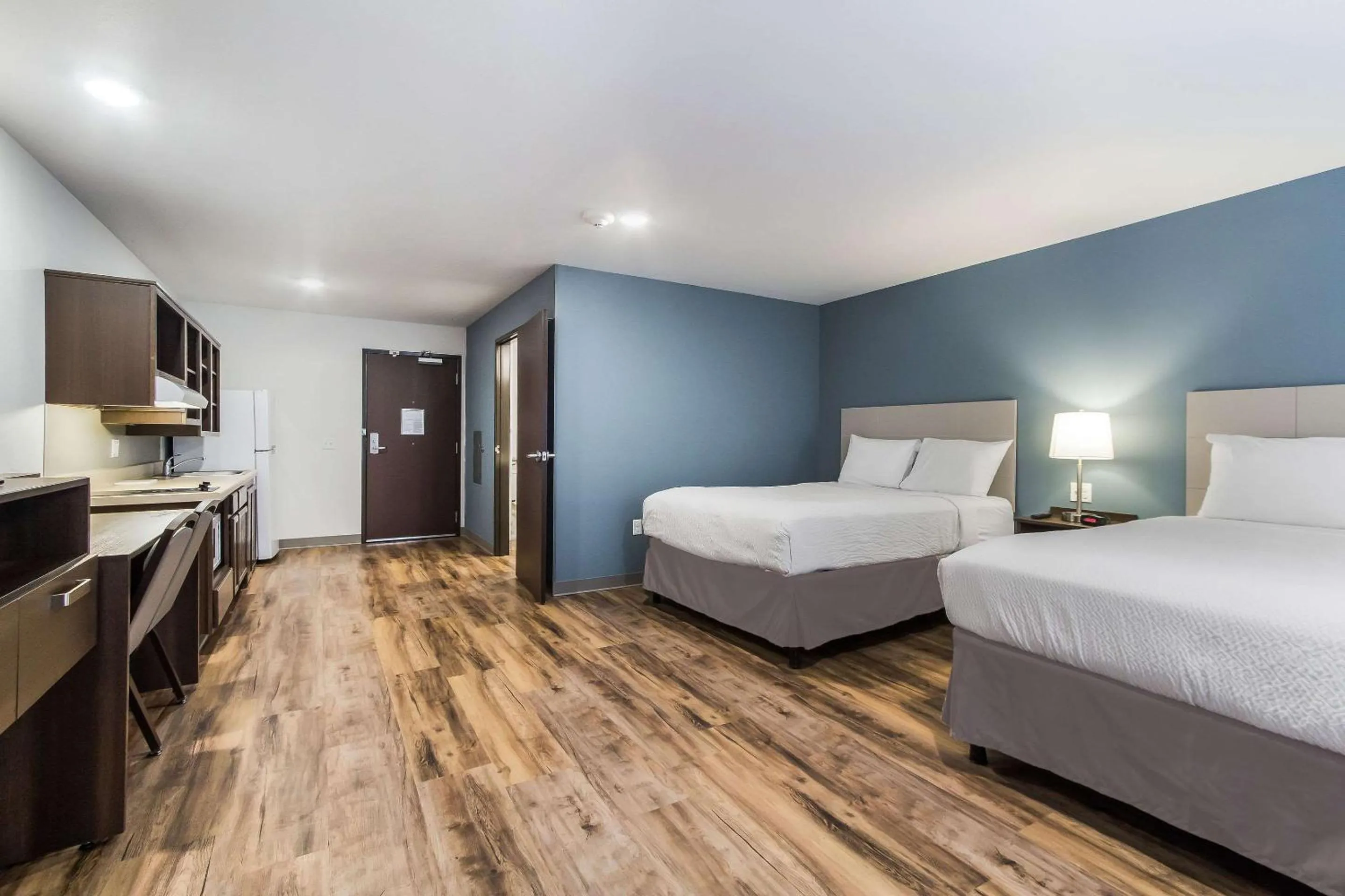 Bedroom, Bed in WoodSpring Suites Harrisburg Linglestown