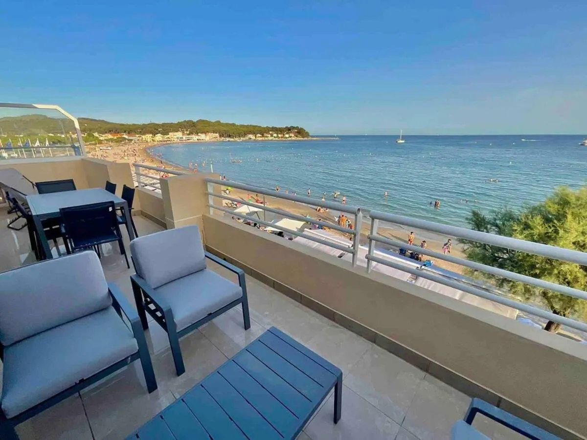 Property building in Appartement Luxueux "Le Panorama" - by Résidence La Fontaine