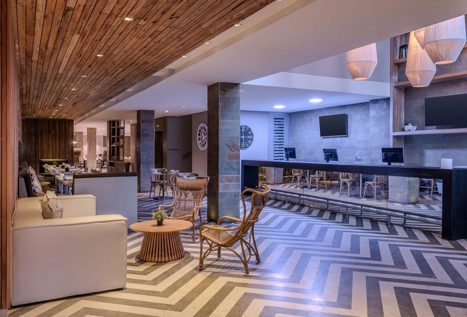 TV and multimedia in Oz Hotel Cartagena