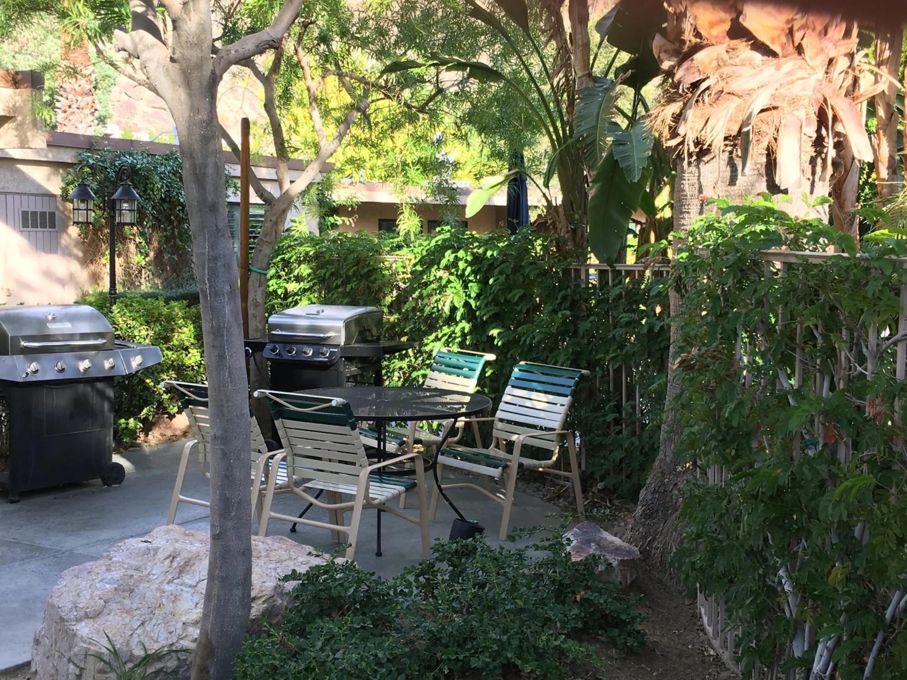 BBQ facilities in GetAways at Palm Springs Tennis Club