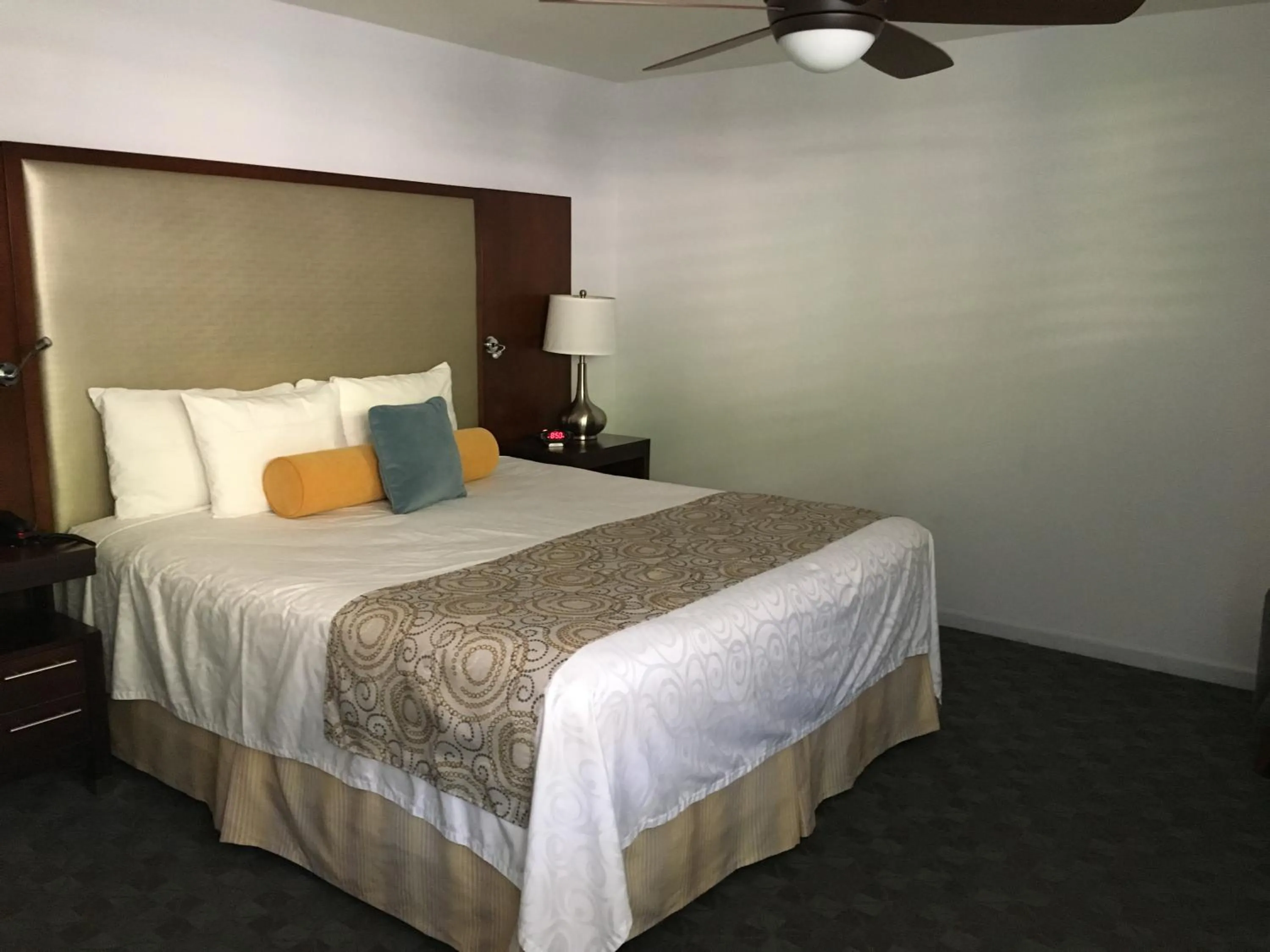 Bedroom, Bed in GetAways at Palm Springs Tennis Club