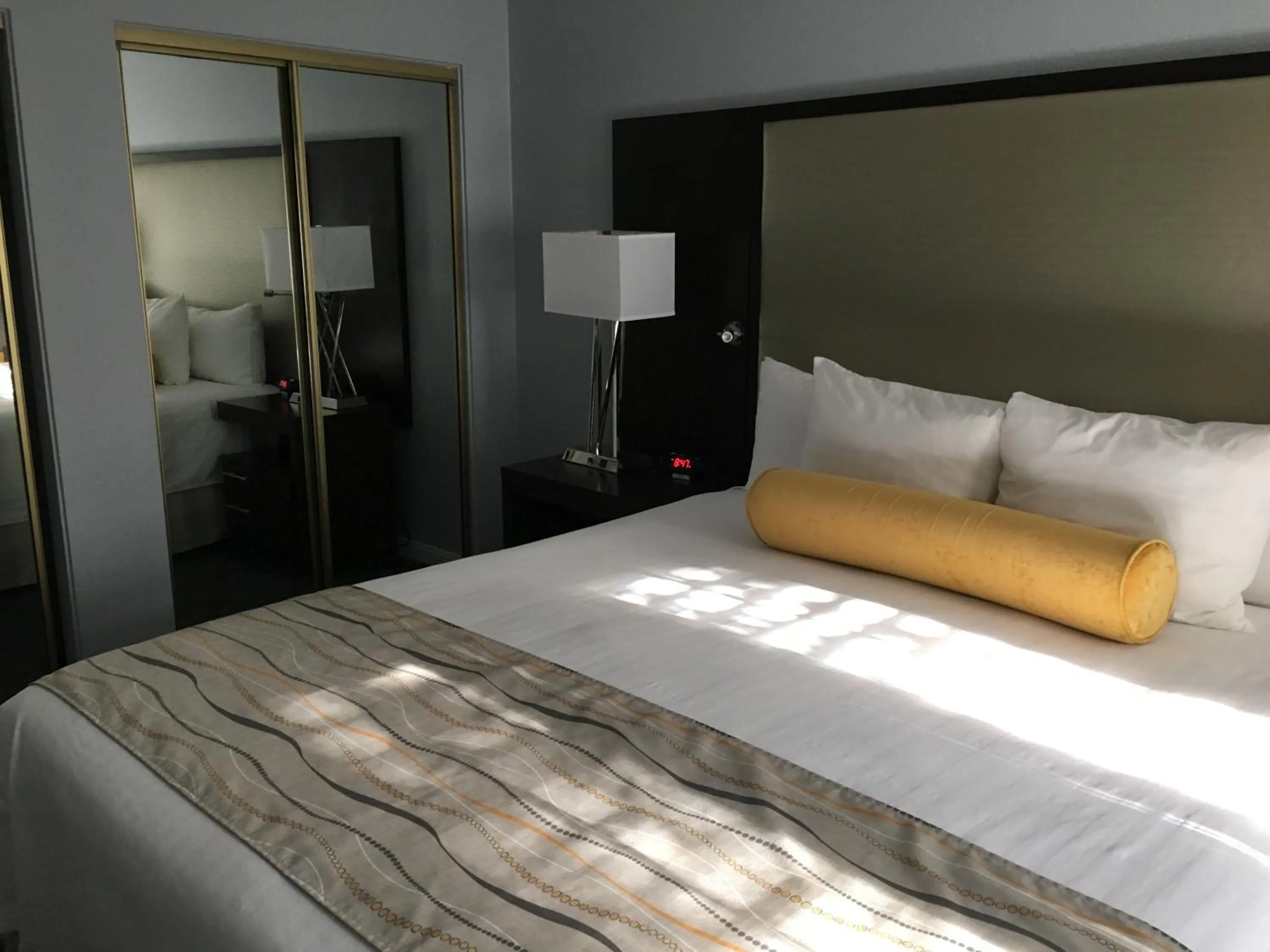 Bedroom, Bed in GetAways at Palm Springs Tennis Club