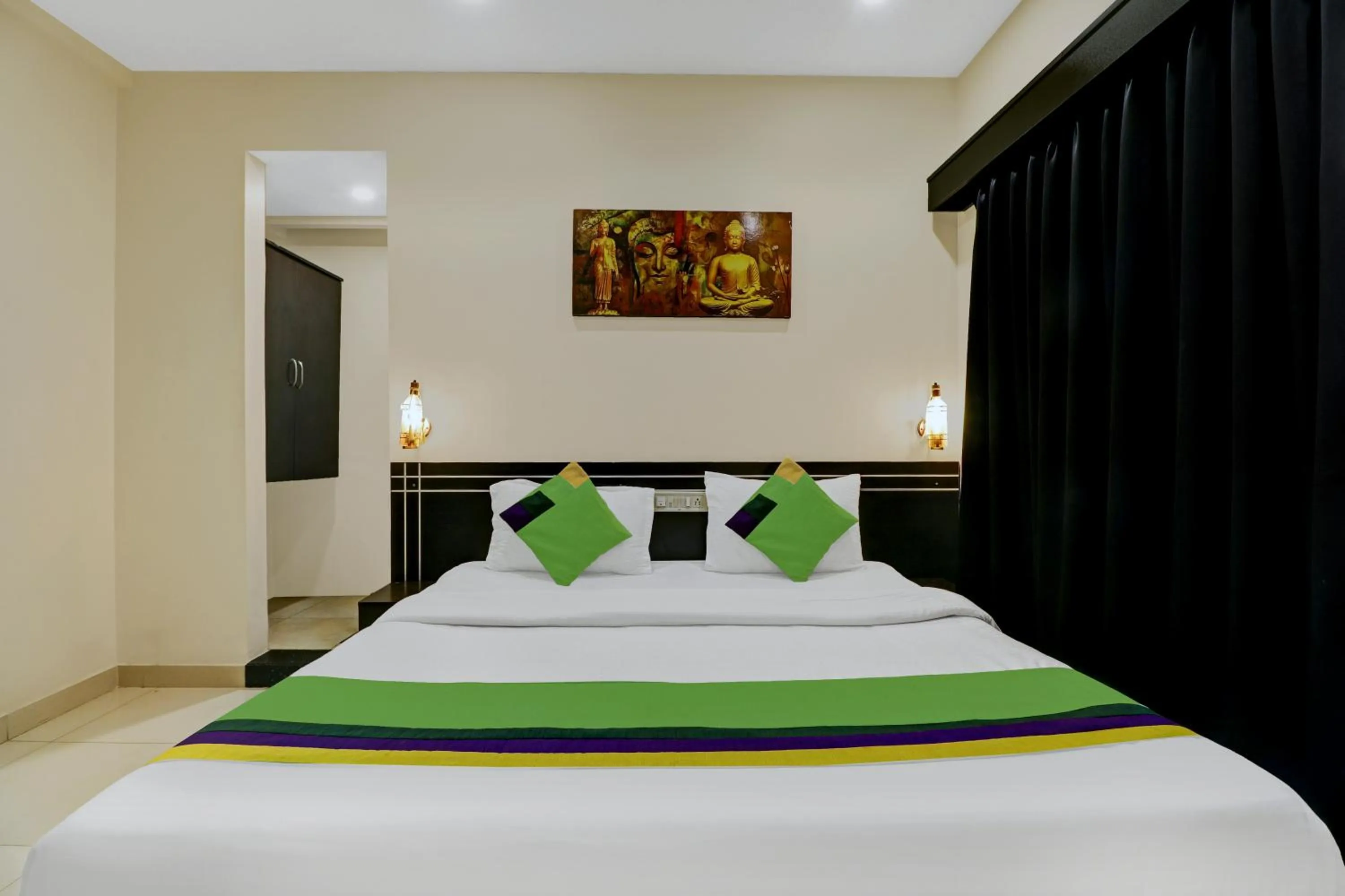 Bedroom, Bed in Treebo Blueberry Inn