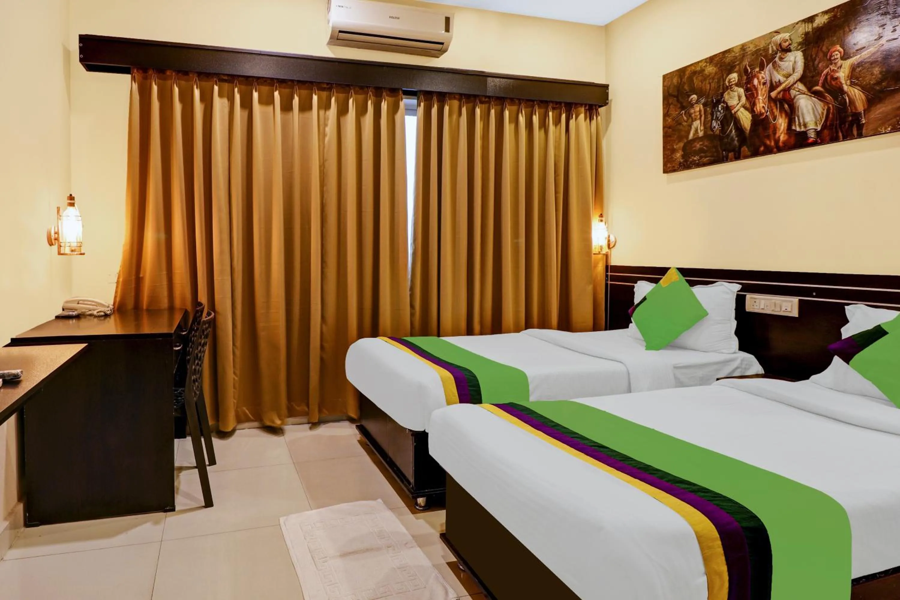 Bedroom, Bed in Treebo Blueberry Inn