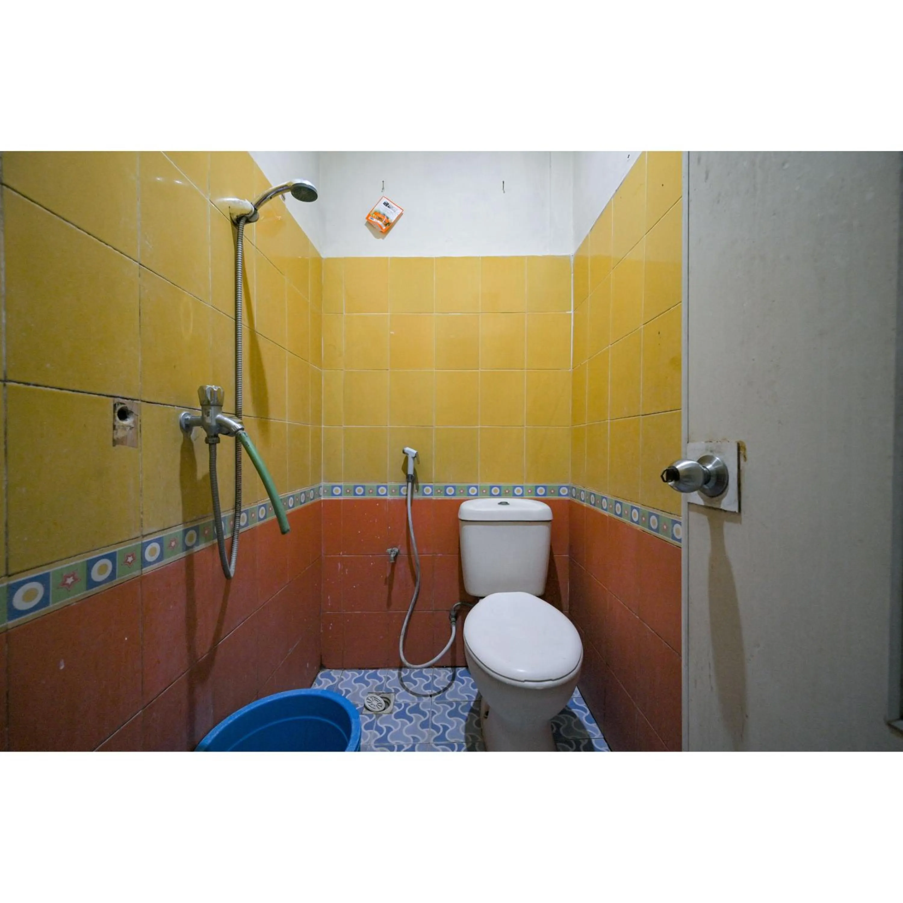 Bathroom in Pondok Syariah Denpasar Mitra RedDoorz