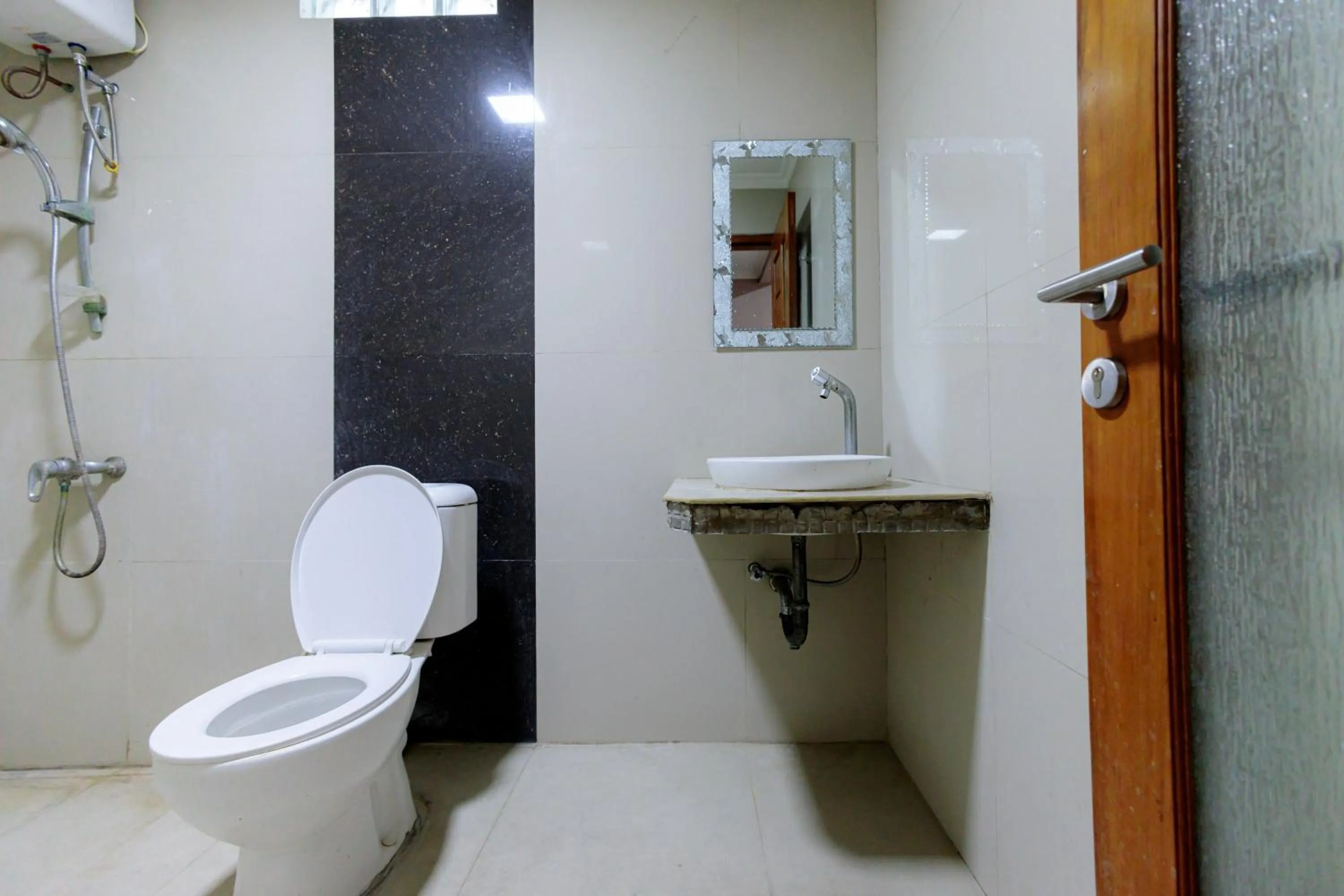 Bathroom in SUPER OYO Collection O 91726 Alif Ab11 Syariah