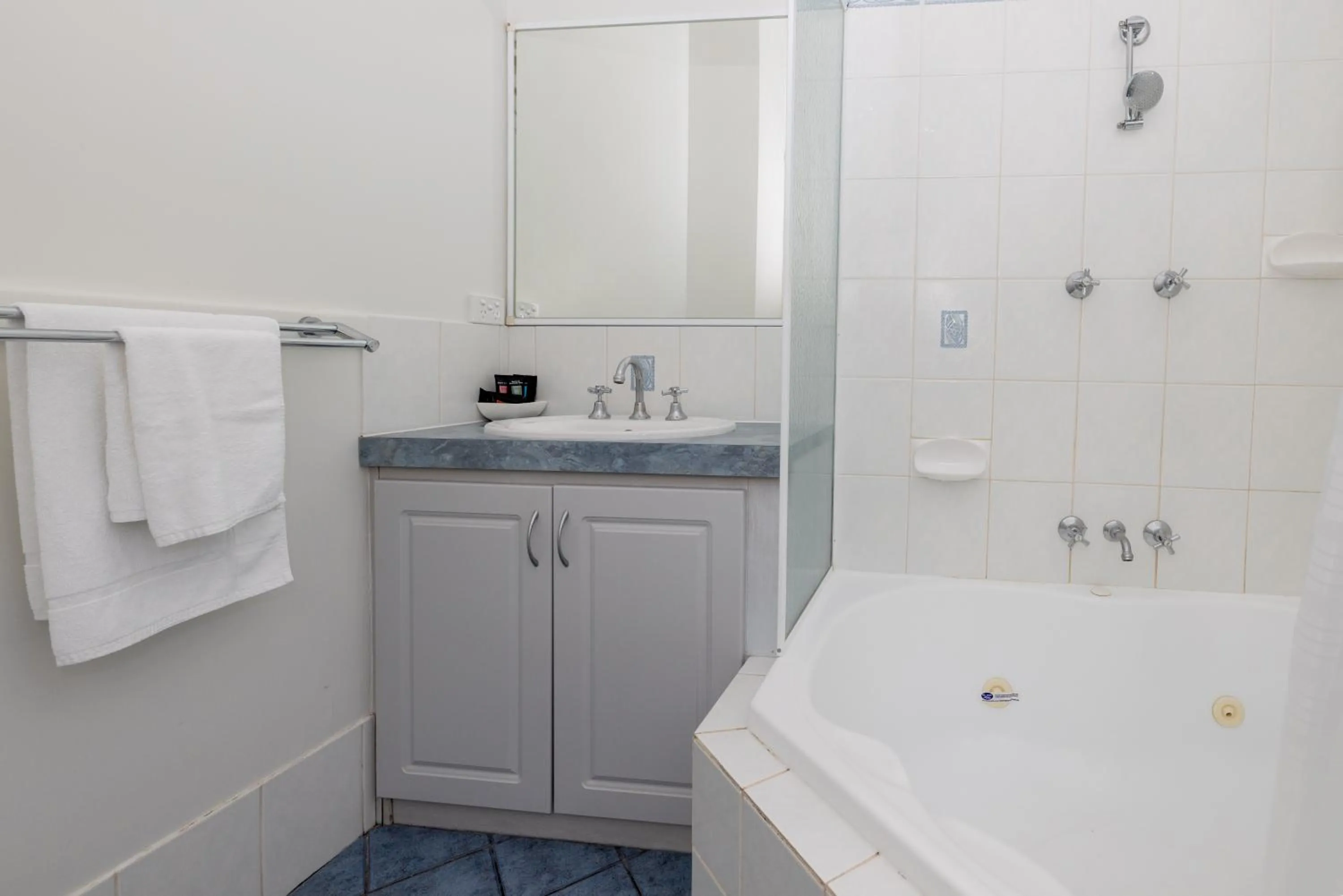 Shower in BIG4 Middleton Beach Holiday Park