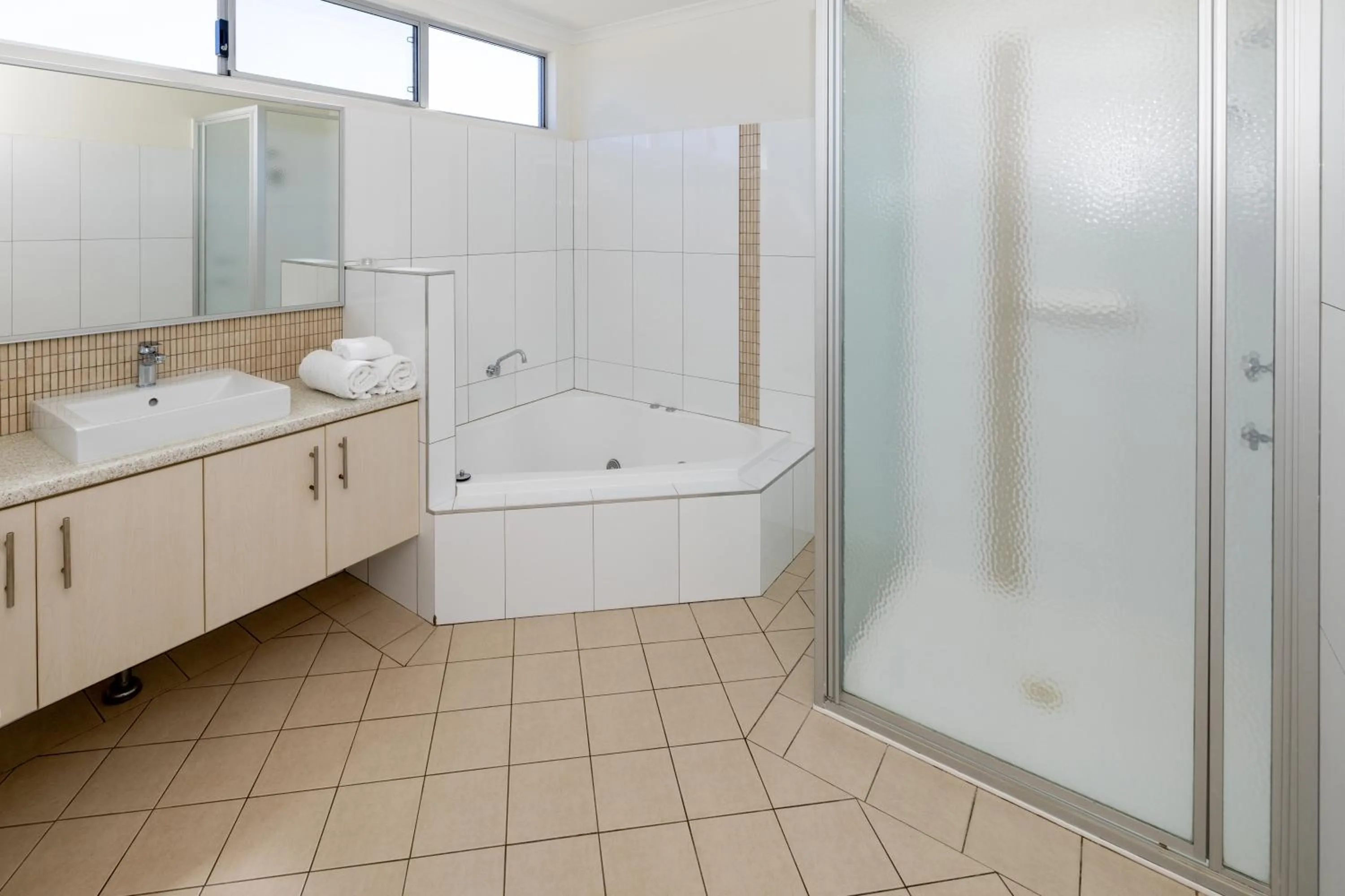 Shower in BIG4 Middleton Beach Holiday Park