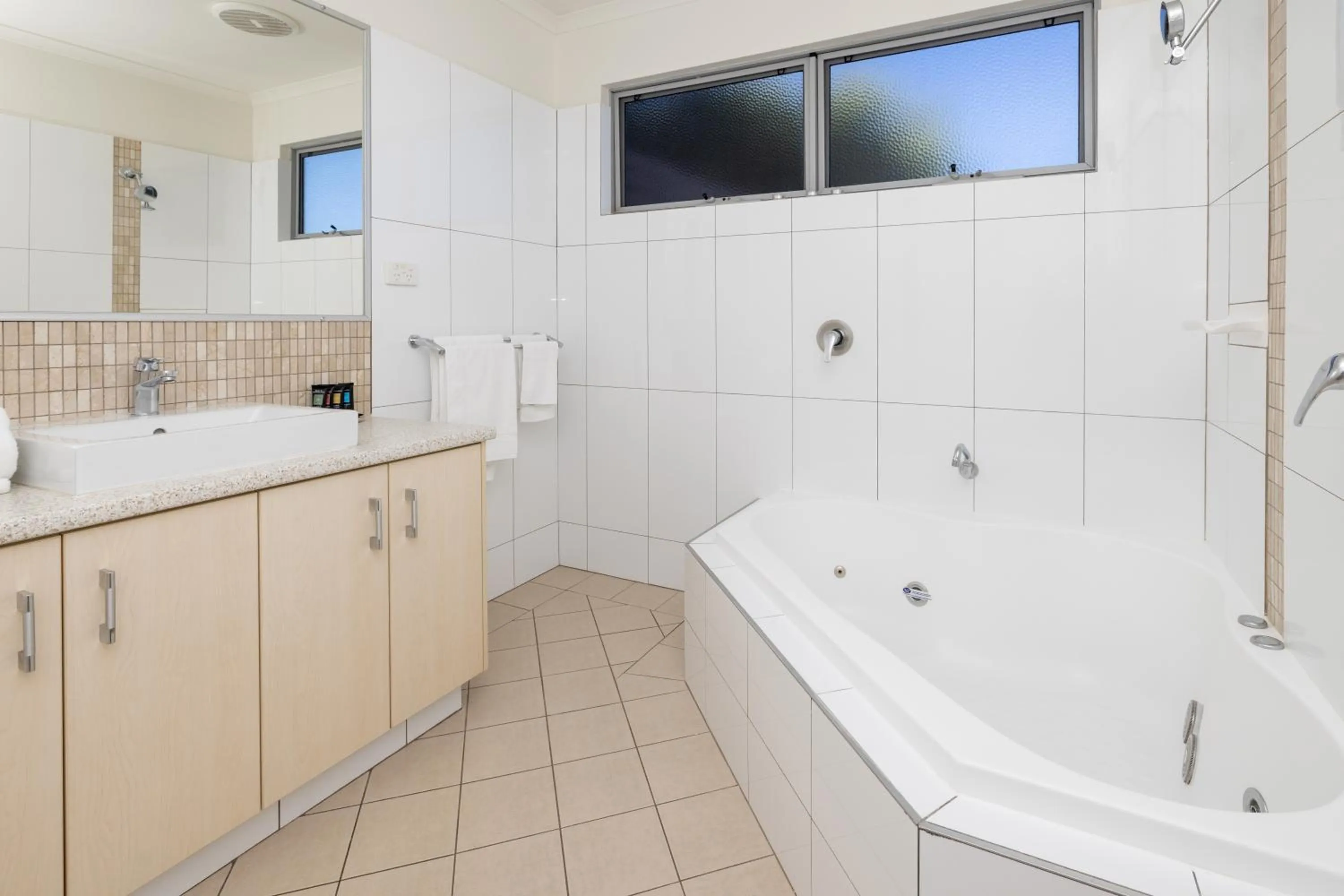 Shower in BIG4 Middleton Beach Holiday Park