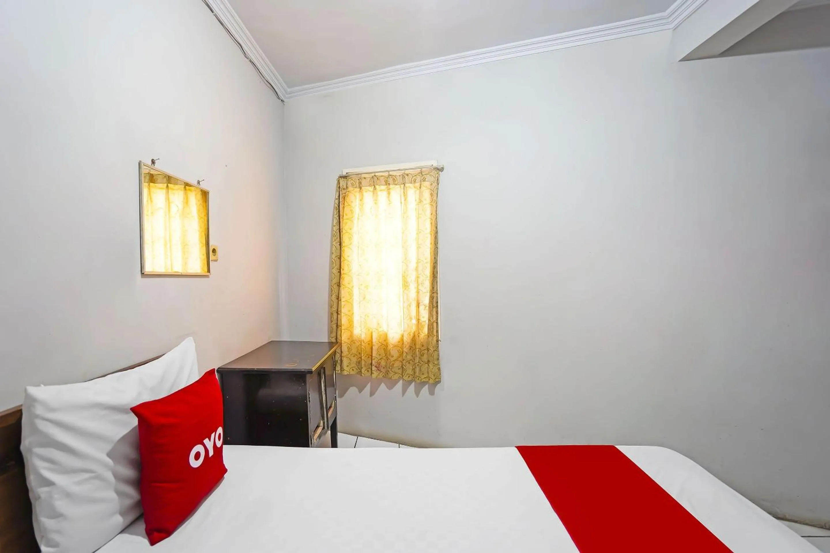 Bedroom, Bed in Hotel O Anugerah