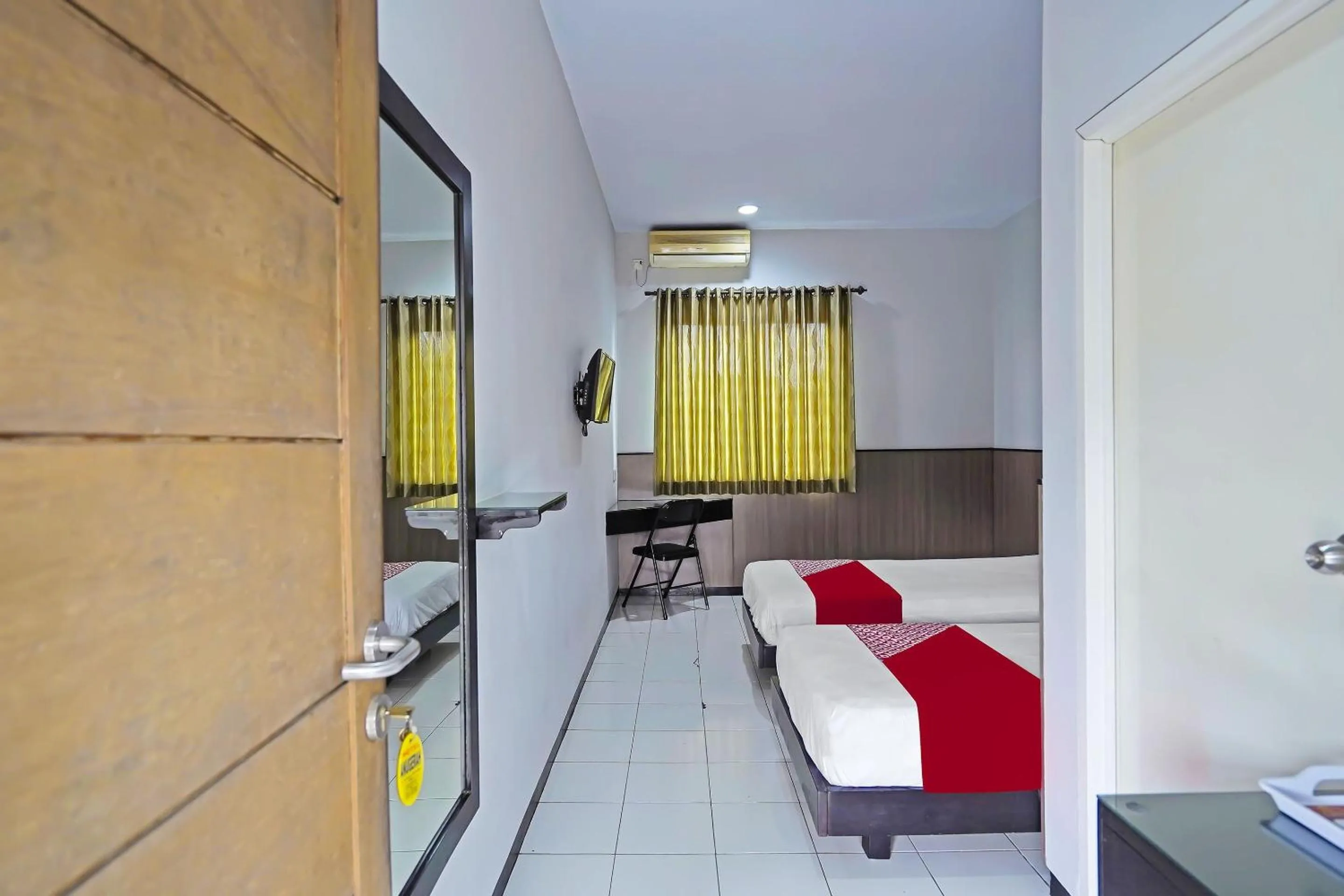 Bedroom, Bed in Hotel O Anugerah