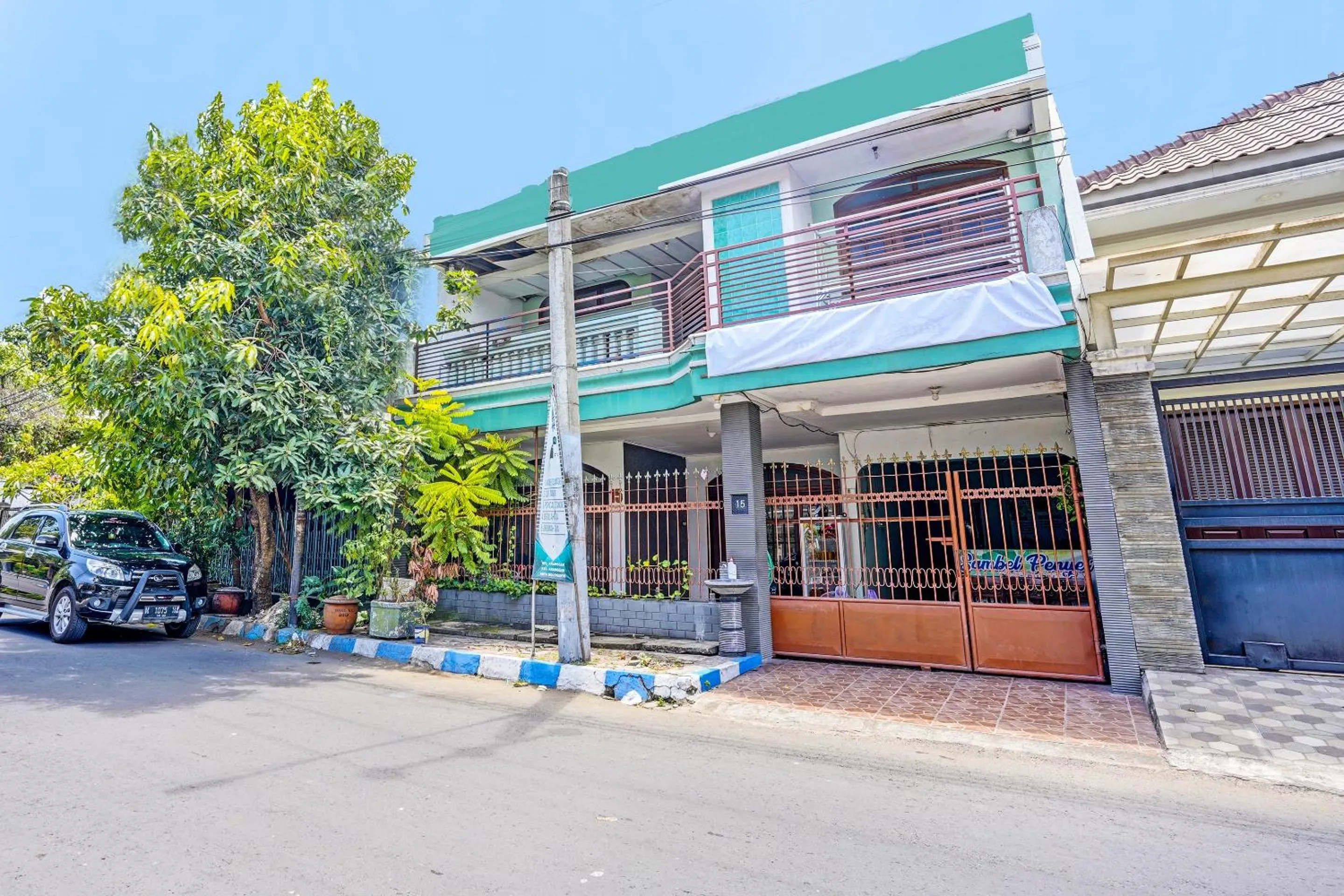 Facade/entrance in SPOT ON 91716 Kost Yy Syariah