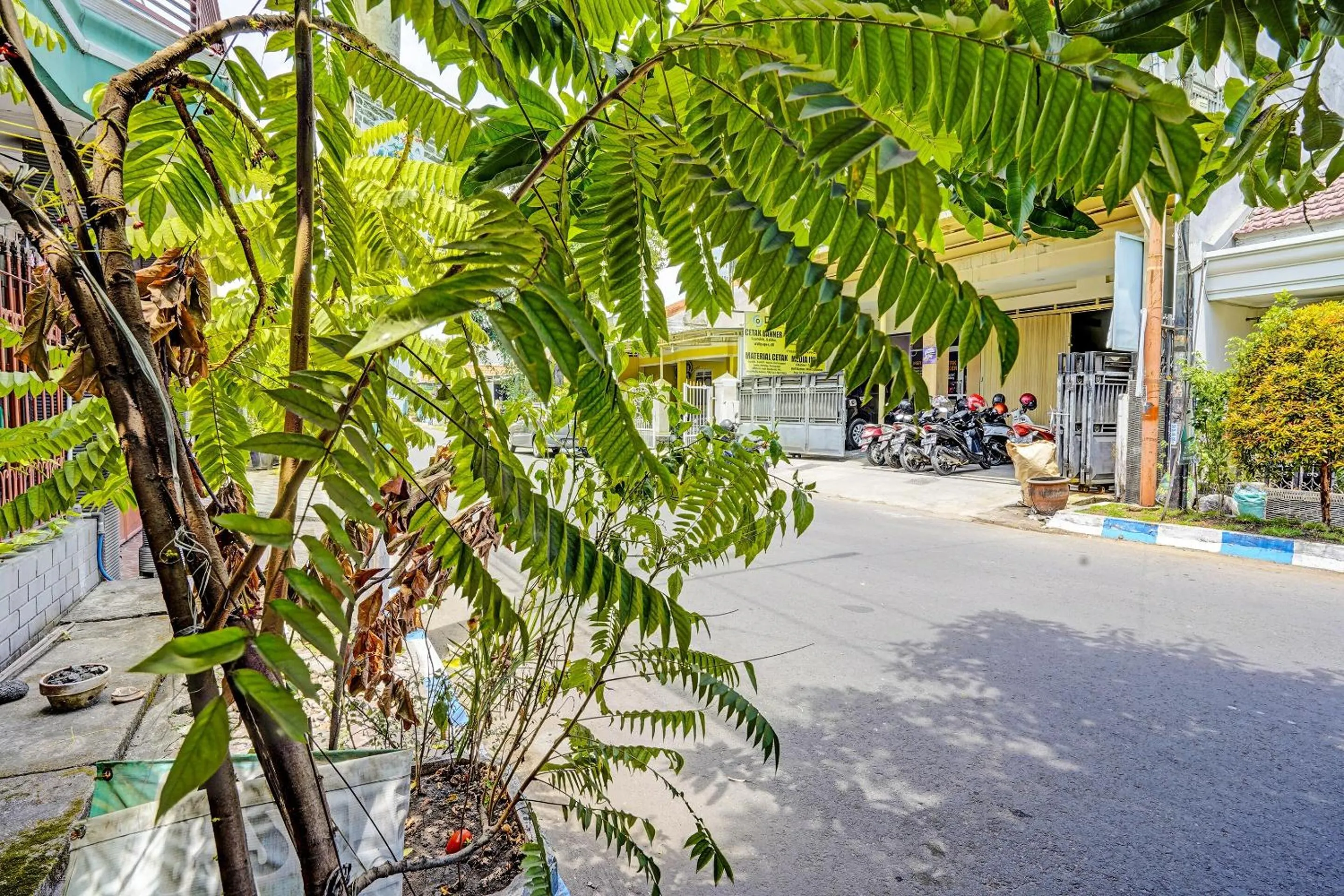 Facade/entrance in SPOT ON 91716 Kost Yy Syariah