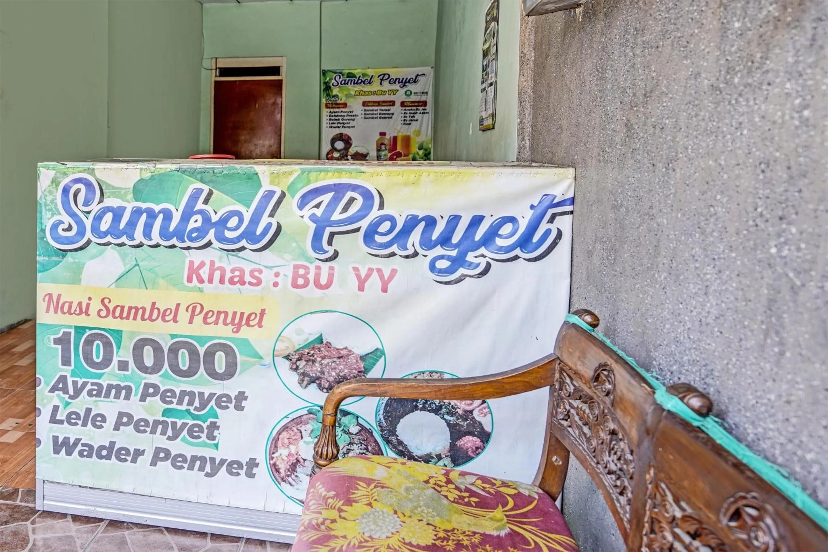 Lobby or reception in SPOT ON 91716 Kost Yy Syariah