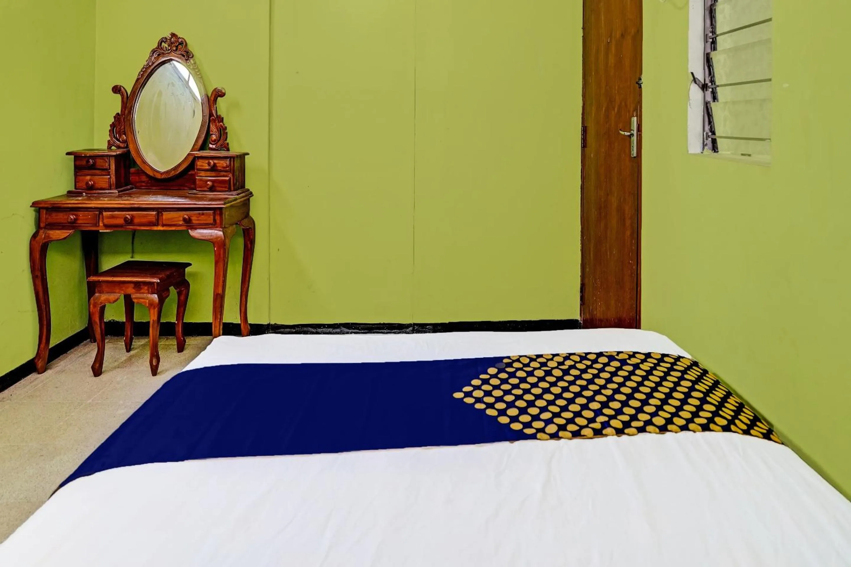 Bedroom, Bed in SPOT ON 91716 Kost Yy Syariah