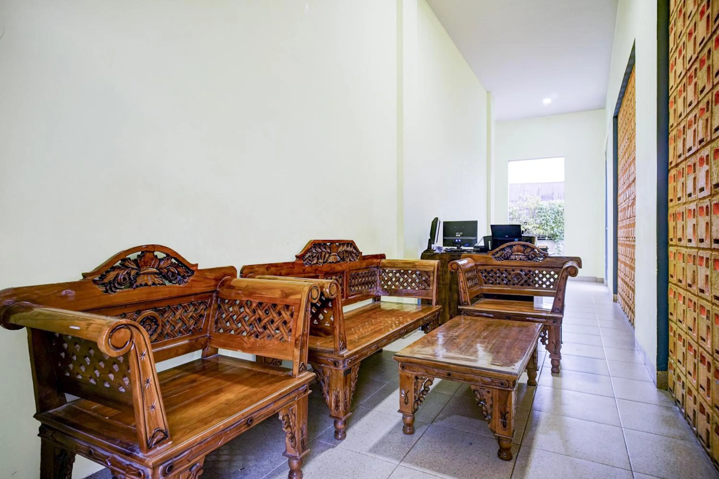 Lobby or reception in Hotel O Balige City Near Tugu Juara Monang