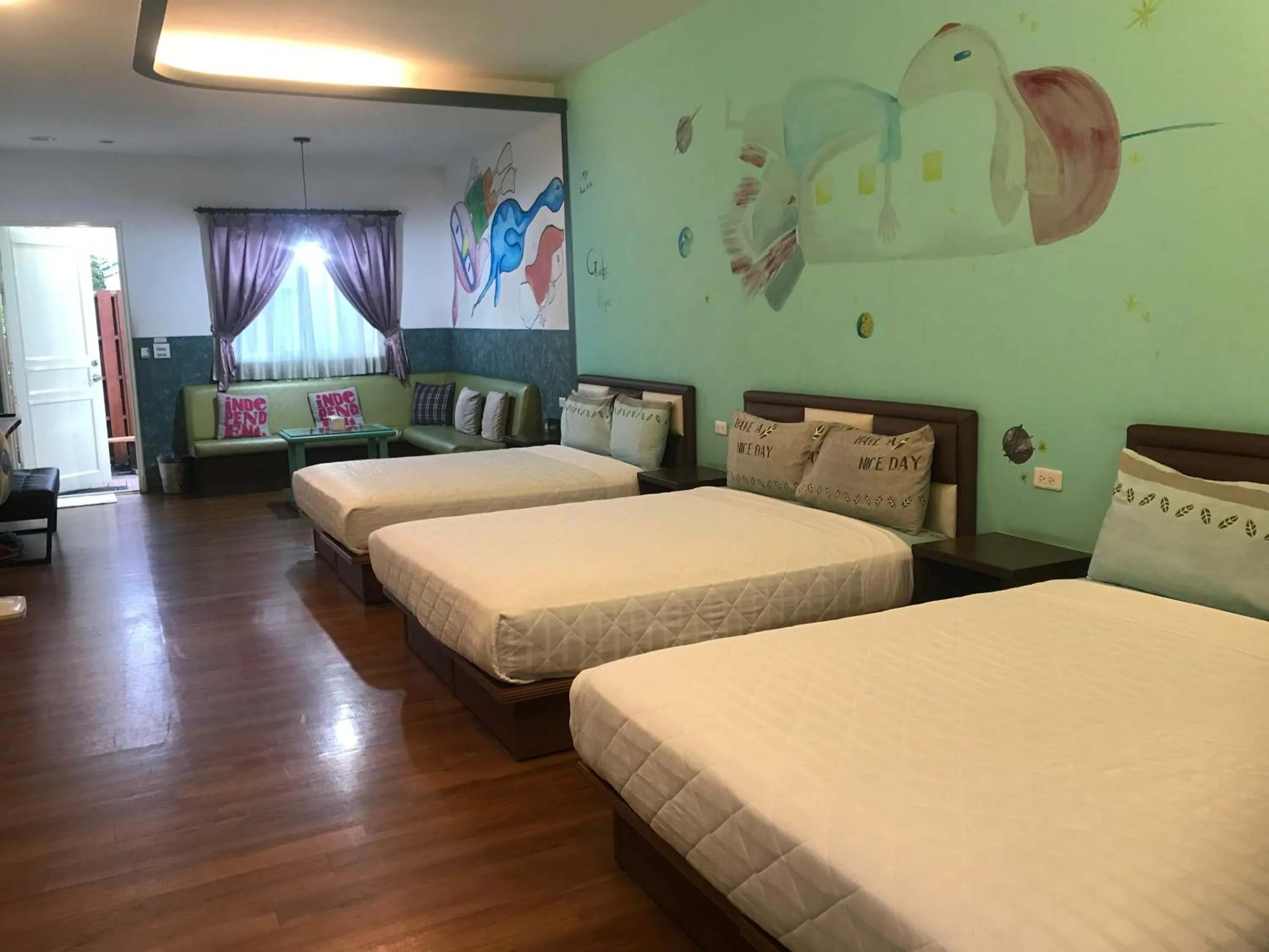 Bed in Seashell Bay 墾丁貝殼灣